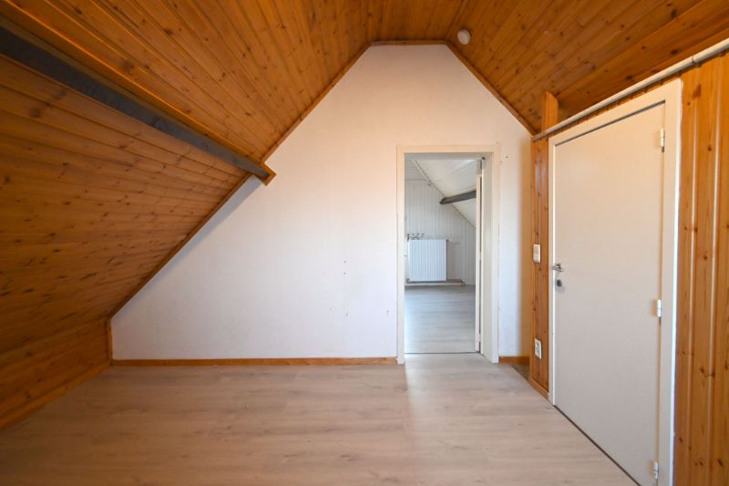 Exclusief te renoveren herenhuis met 5 slpks dit op toplocatie in het aangename Nazareth - De Pinte! foto 25