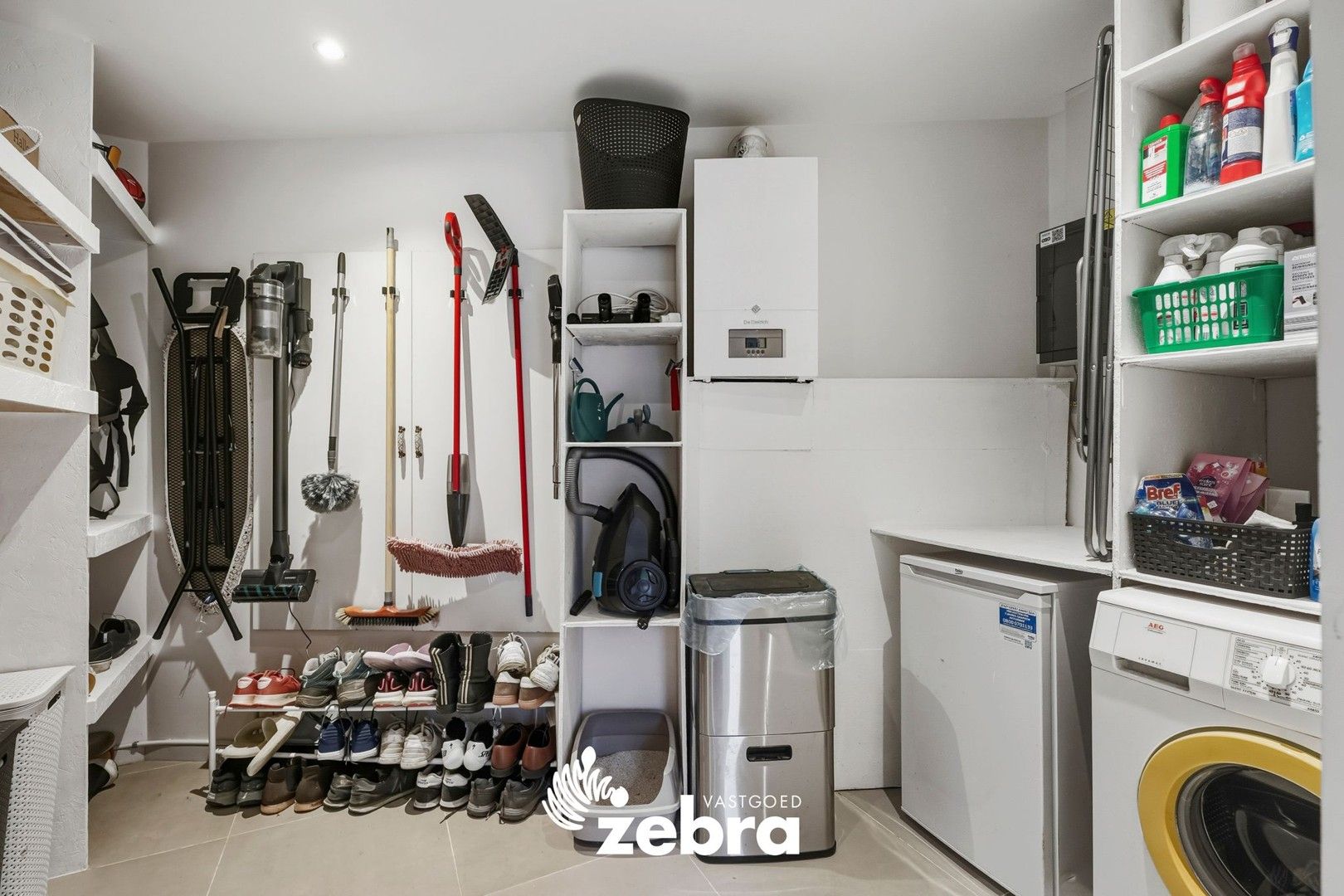 Instapklare gerenoveerde woning met tuin en dakterras te centrum Moorsele! foto 11