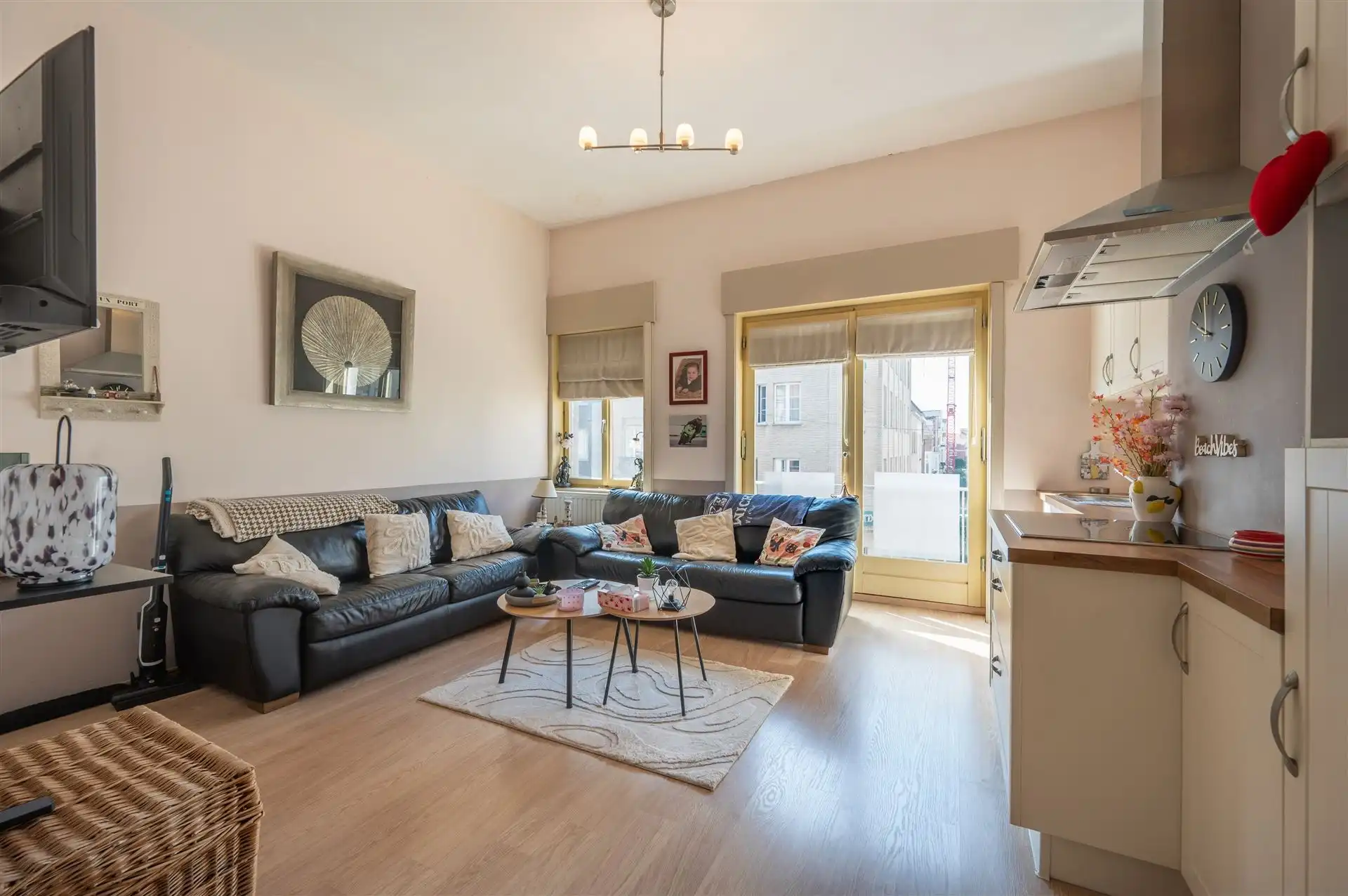 Gerenoveerd appartement met 1 slaapkamer vlak bij de Grote Markt en de Zeedijk foto {{pictureIndex}}