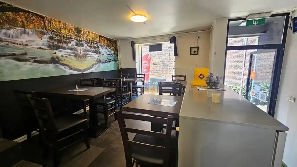 Te koop: Handelspand met topcommerciële ligging nabij Kolonel Dusartplein – Hasselt foto 3