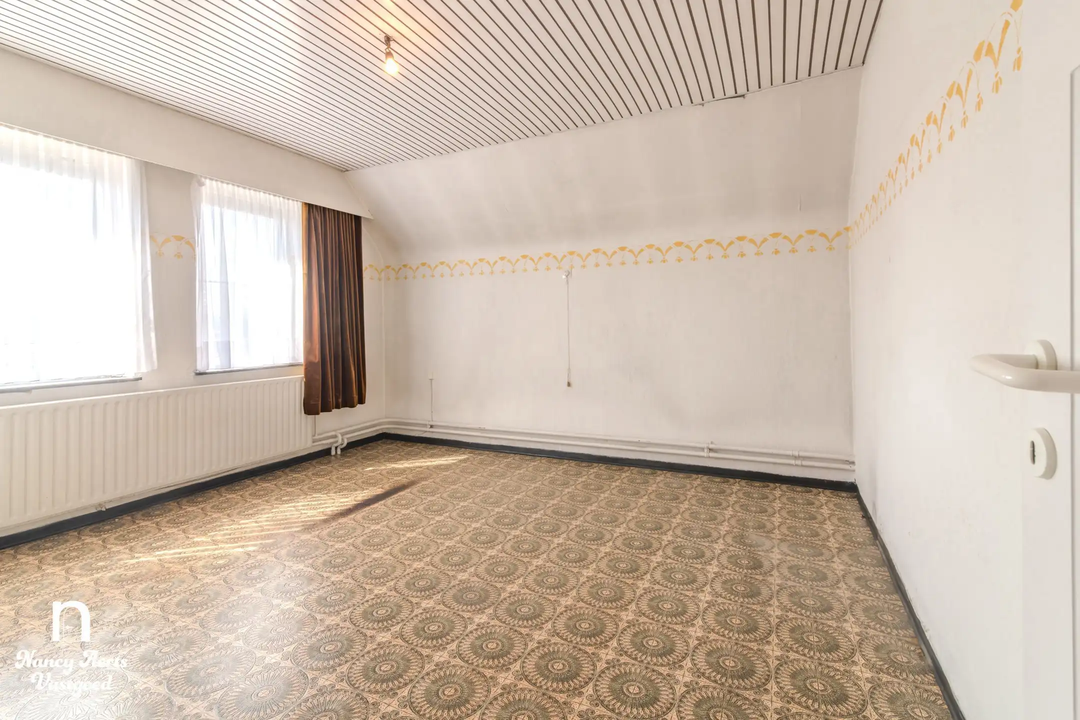 Charmante gezinswoning met mogelijkheden op royaal perceel foto 18