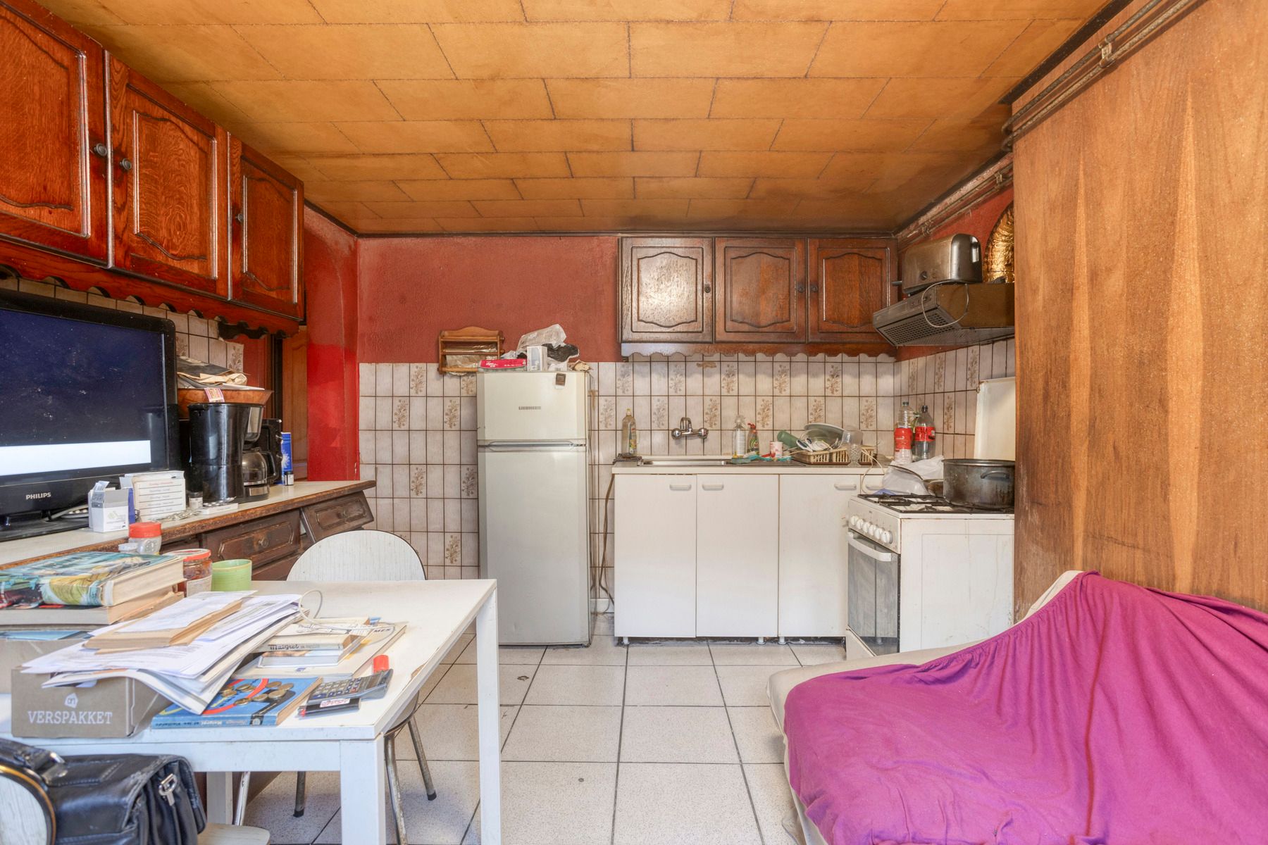 Te renoveren woning met zeer goede ligging! foto 10