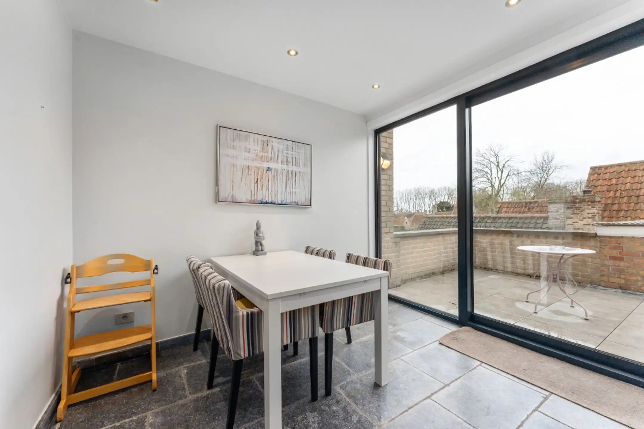 Zeer ruime woning met 5 slaapkamers, veel potentieel. foto 10