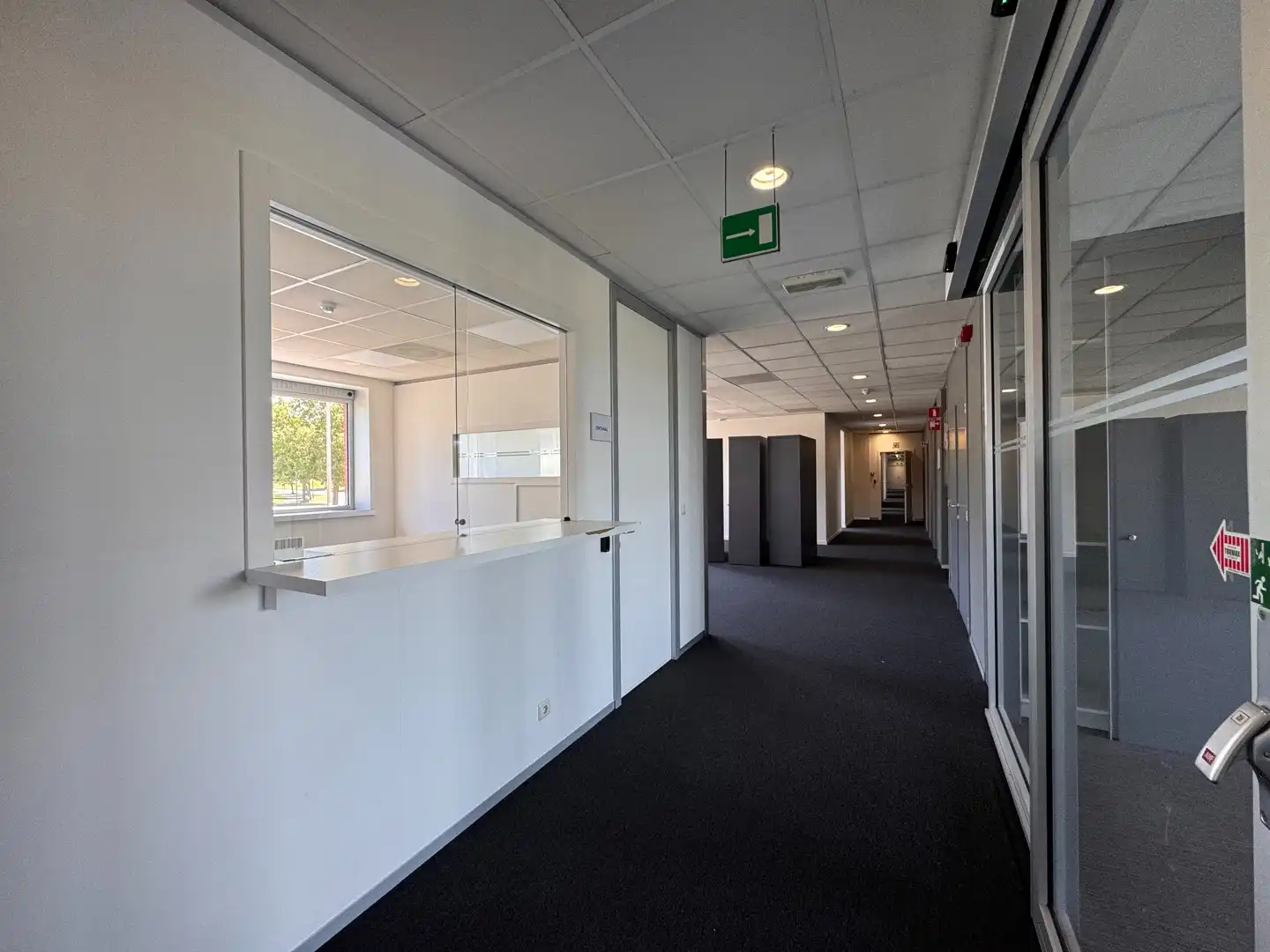 Instapklare kantoorruimte van 705 m² in Ieper foto 8