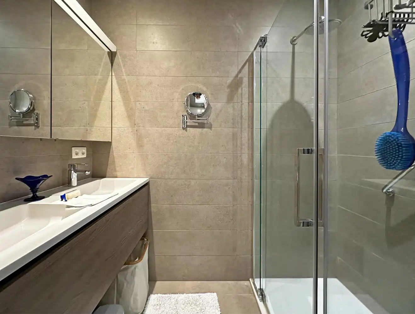 Luxueus appartement op een rustige centrumlocatie te 's Gravenwezel. foto 8