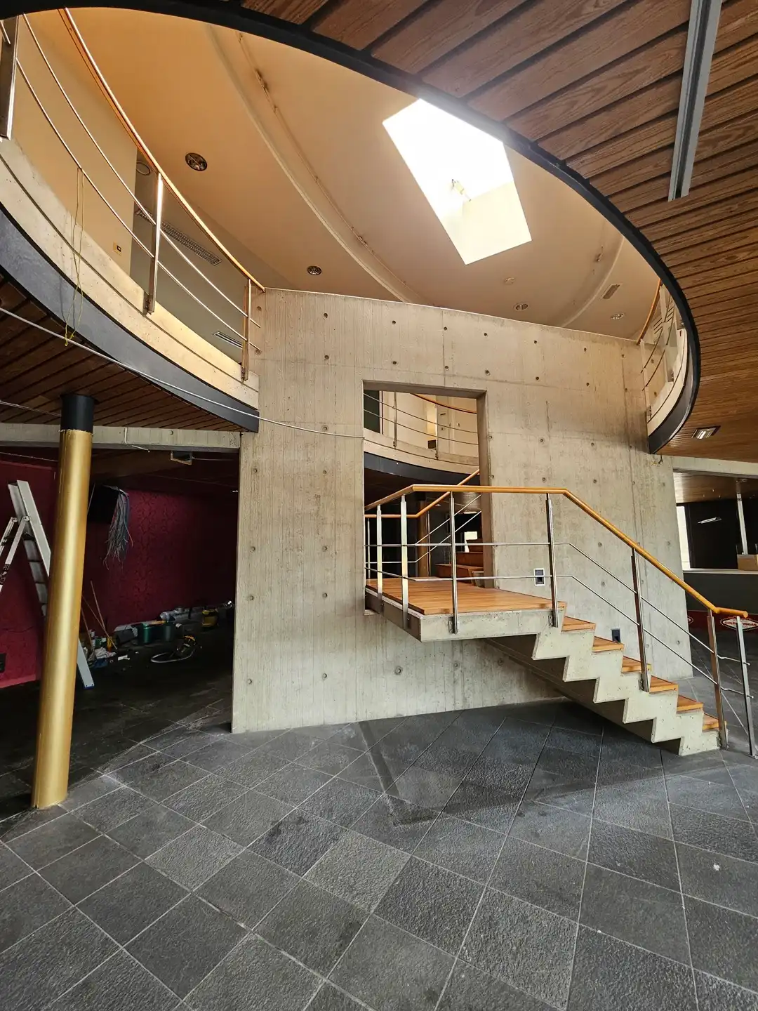 SEMI-INDUSTRIEEL GEBOUW OP ZICHTLOCATIE foto 6