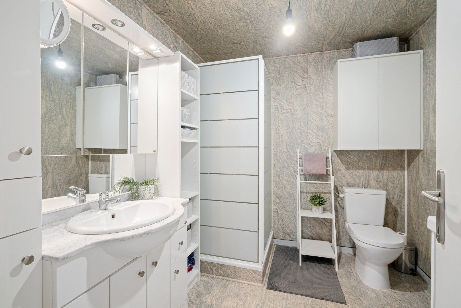 GERENOVEERDE WONING MET 3 SLAAPKAMERS EN TUIN foto 7
