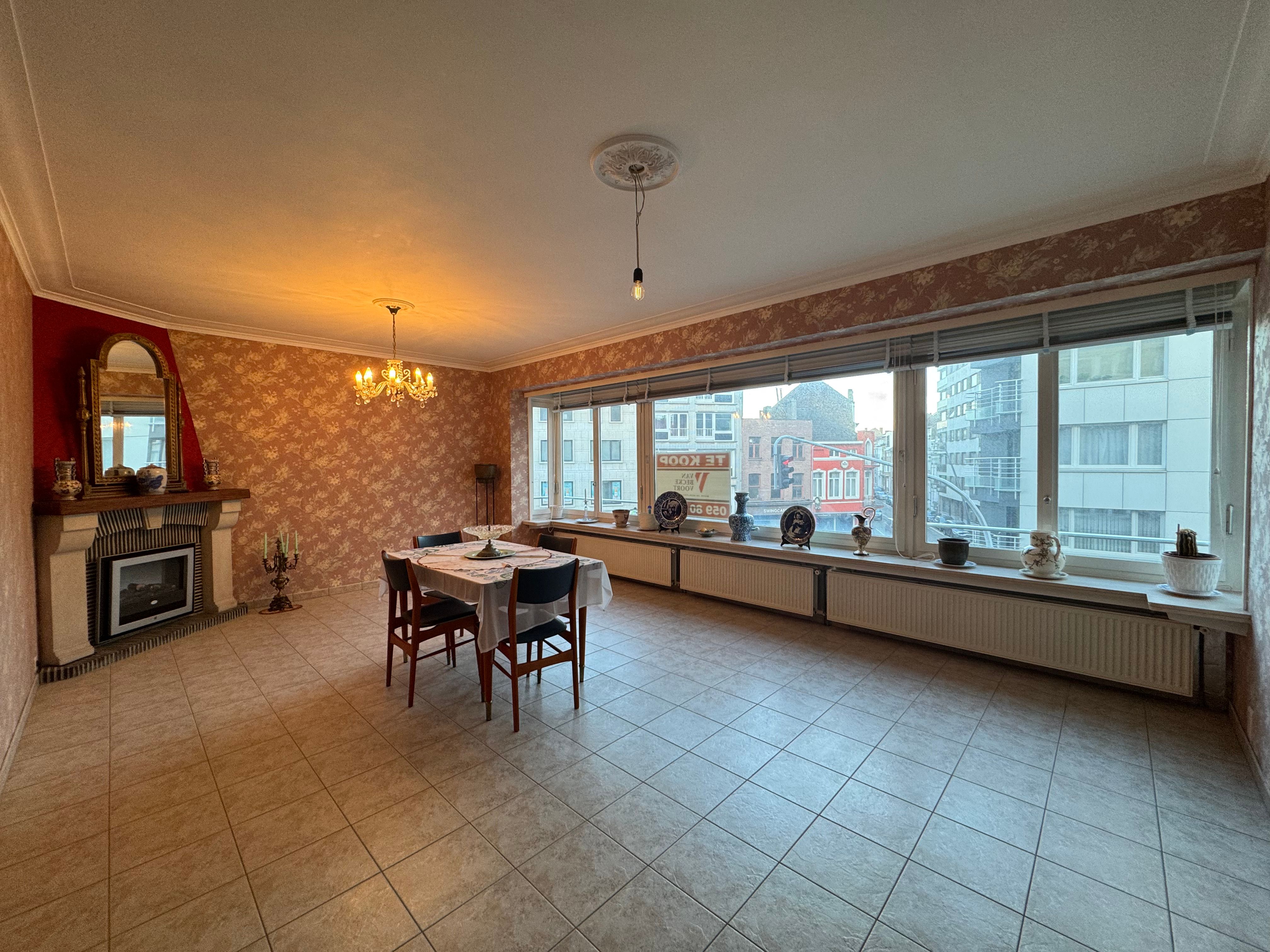 Goed onderhouden 3-slaapkamer appartement met terras foto 2