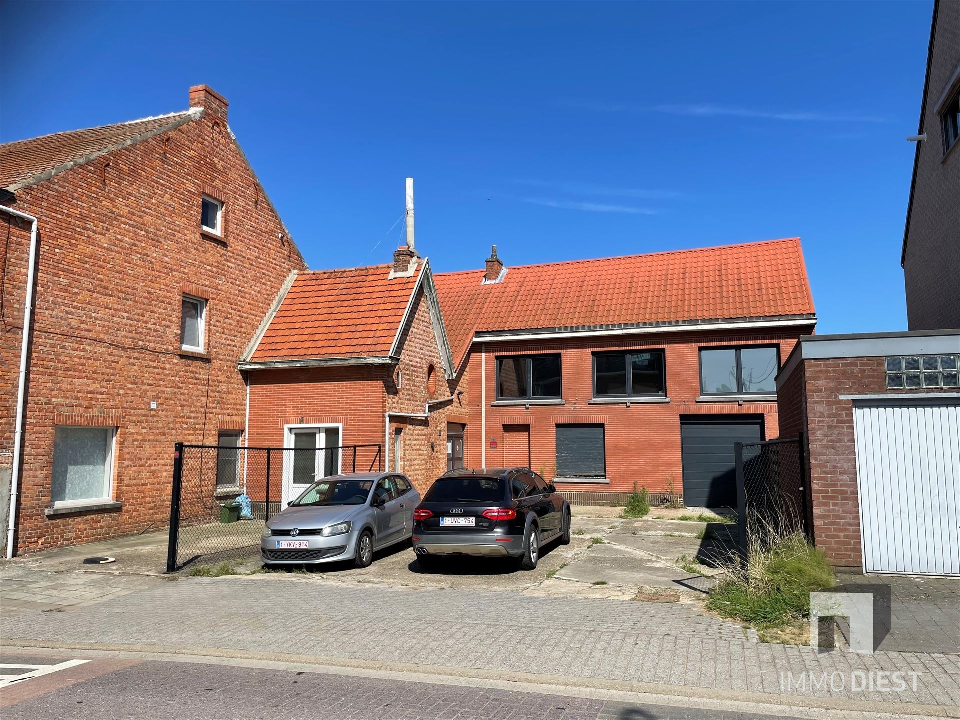 Projecteigendom ( 2 woningen en bouwgrond HOB ) foto 2