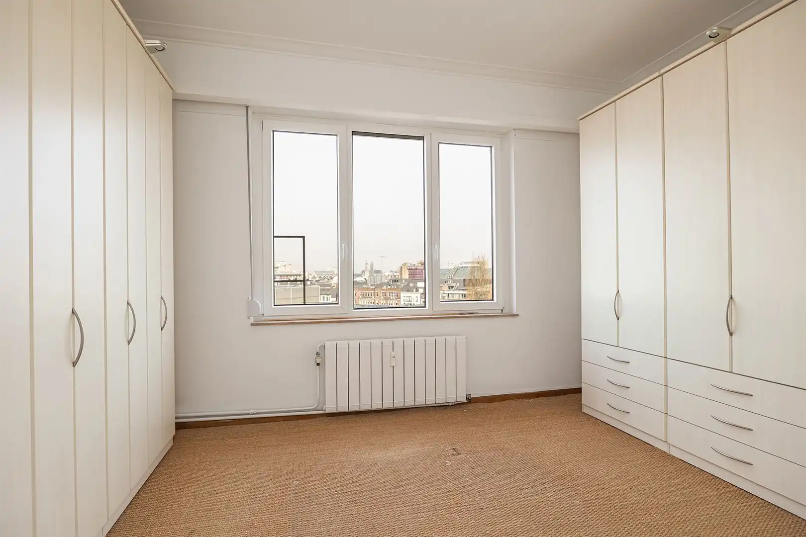 3-slaapkamer appartement met mooi stadszicht foto 9