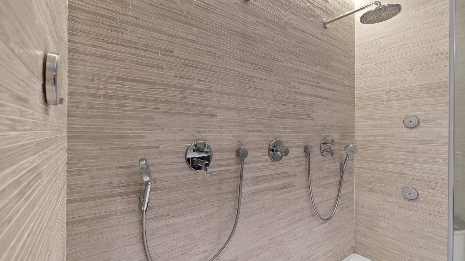 Moderne, instapklare woning met luxe afwerking en zwembad in Sint-Truiden foto 21