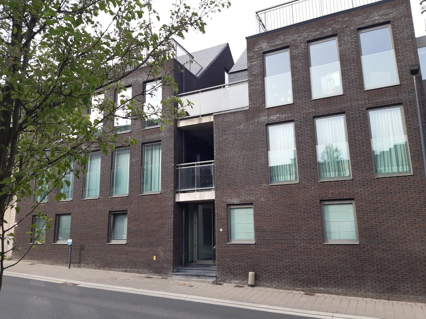 Eigentijds wonen met mega-kelder. foto 27