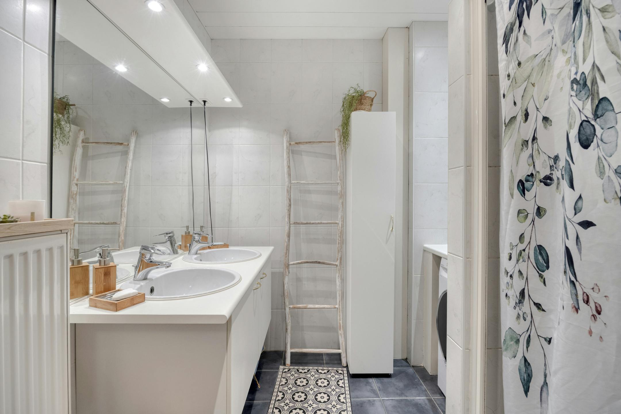 Opbrengsteigendom in de gegeerde "Vogeltjeswijk" te Merksem foto 15