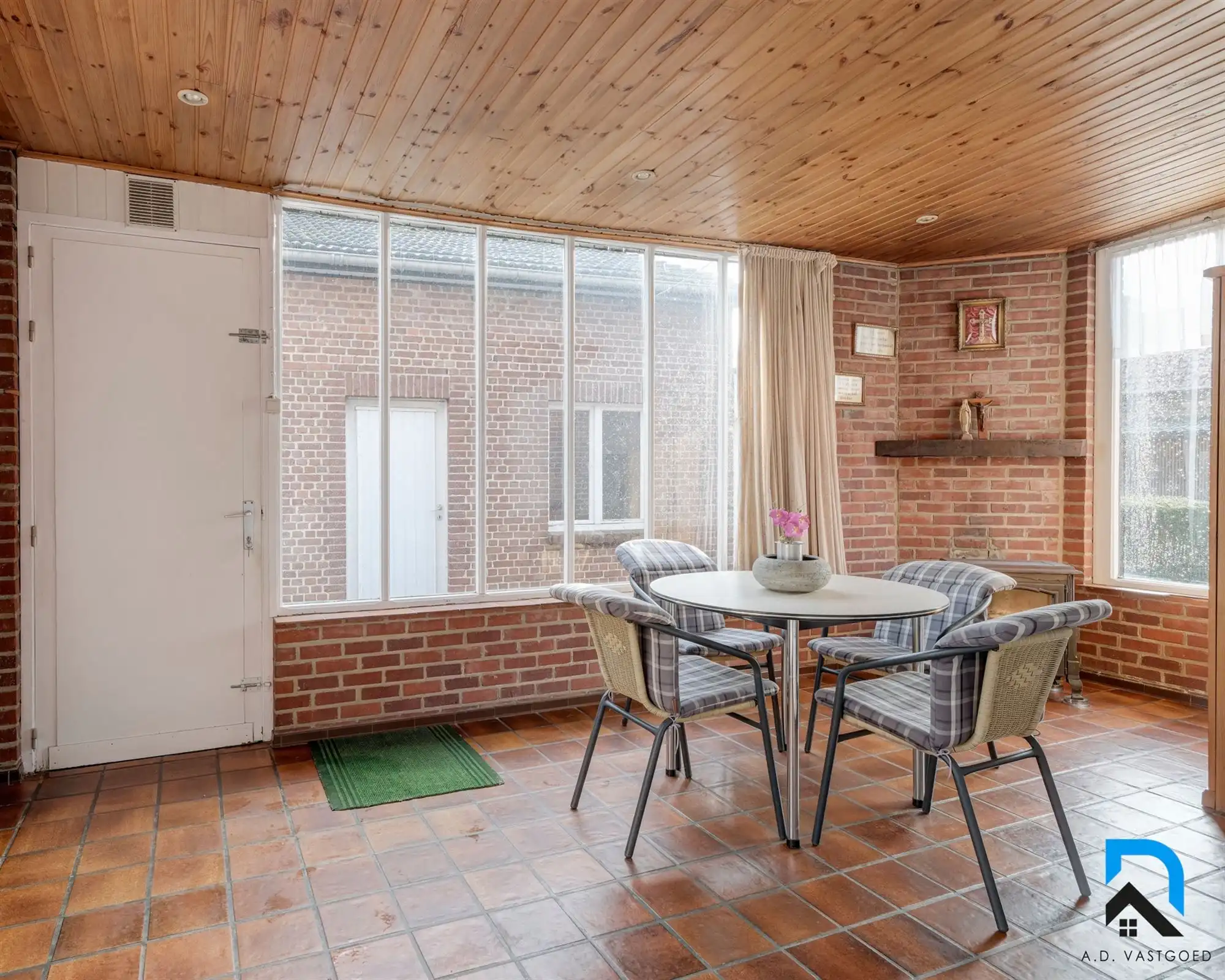 Mooie woning met grote tuin foto 18