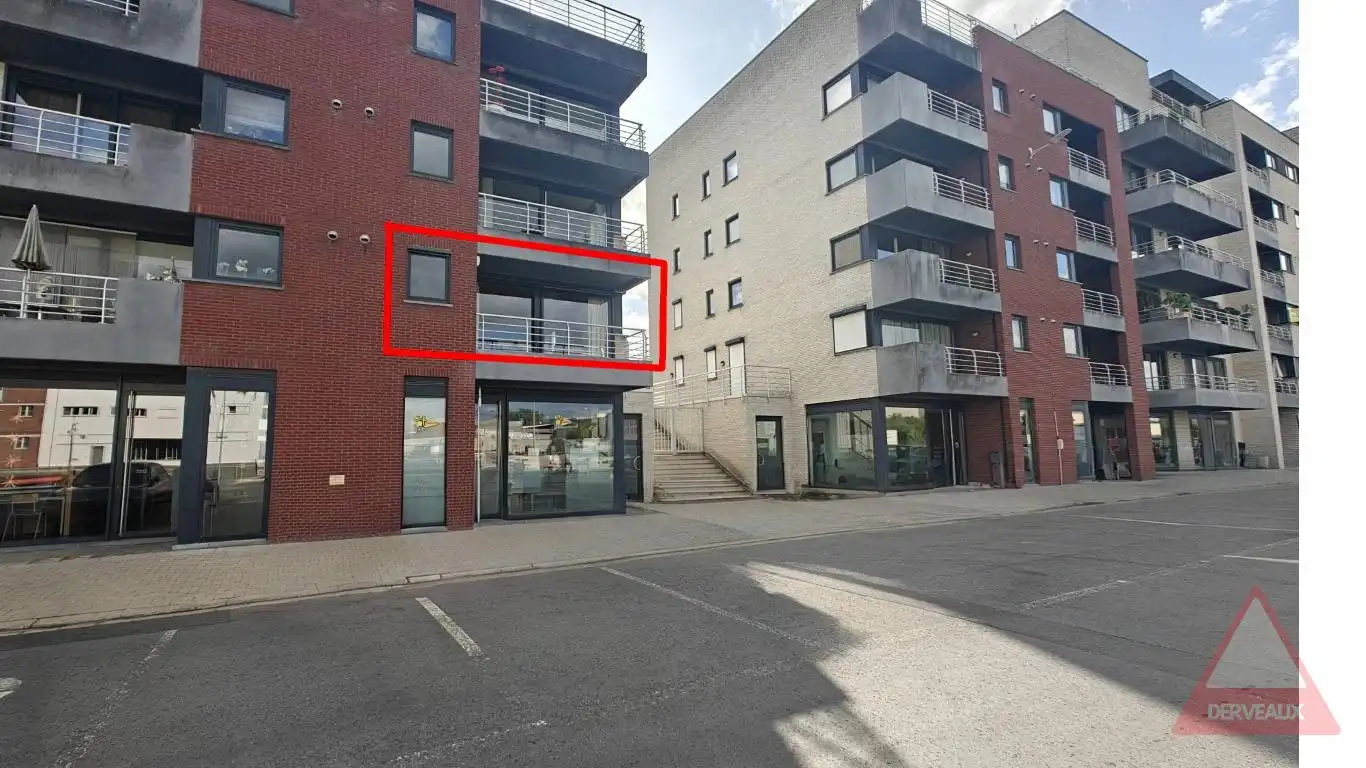 Ieper - Ruim en lichtrijk appartement met zonnig terras rondom foto {{pictureIndex}}