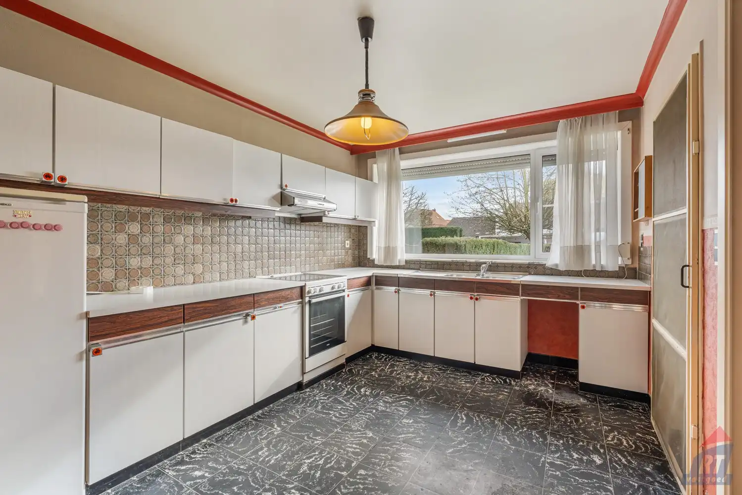 Charmante open bebouwing met 4 slaapkamers en zonnige tuin in het gezellige Velm foto 5