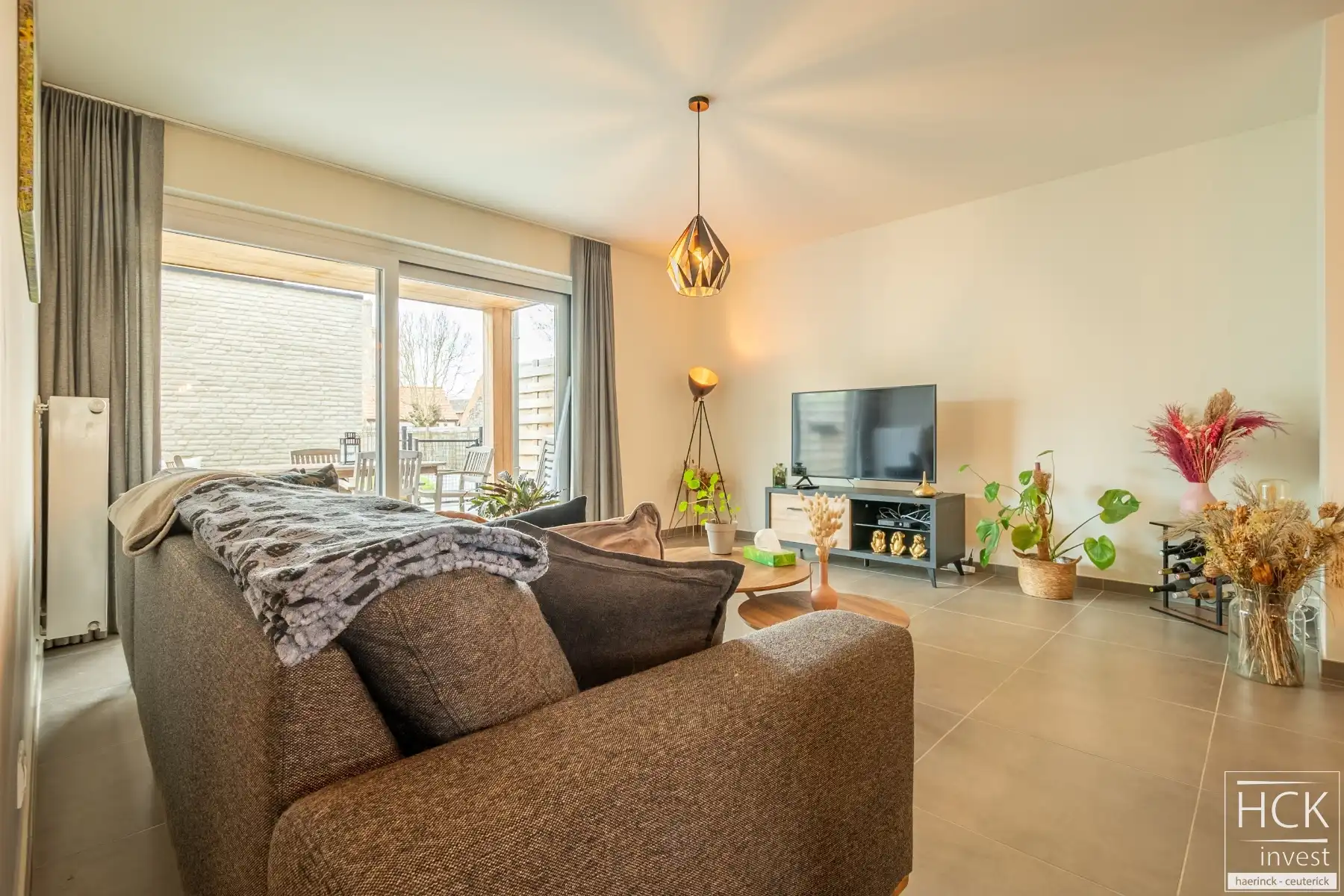 KRUISHOUTEM – Energiezuinig gelijkvloers appartement met 2 SLPK én garage foto 4