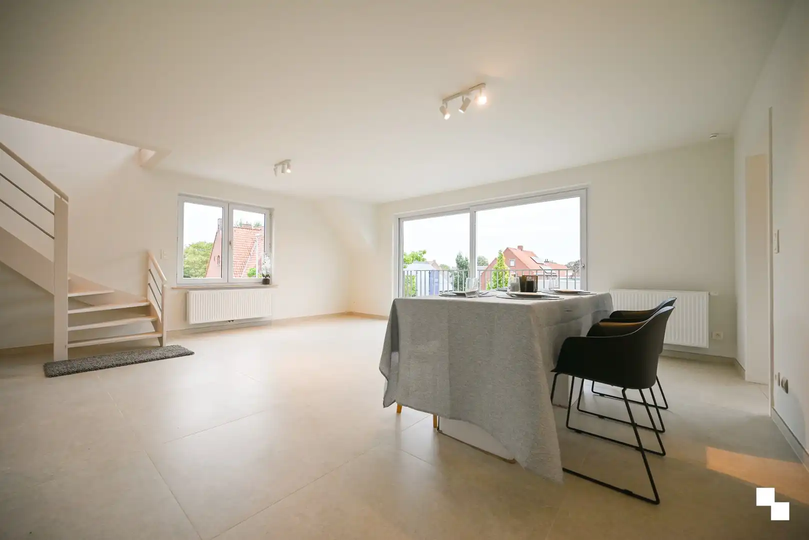 Stijlvol en energiezuinig gerenoveerd duplexappartement in kleinschalige residentie te Emelgem, Izegem foto 7