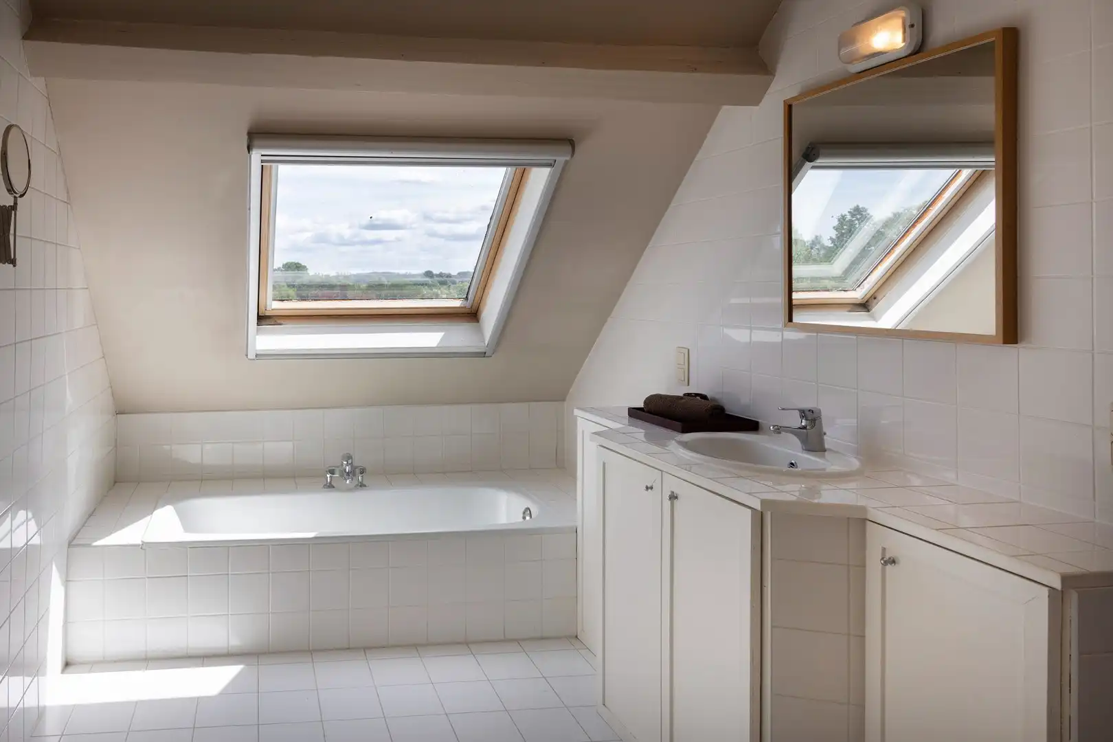Karaktervolle woning met 4 kamers en gezellige binnentuin. foto 17