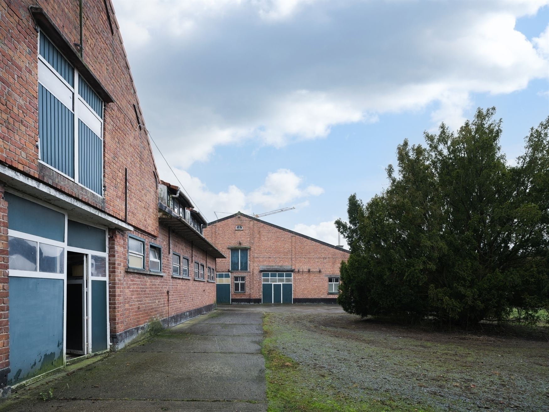 Karakterwoning met riante bijgebouwen foto 26