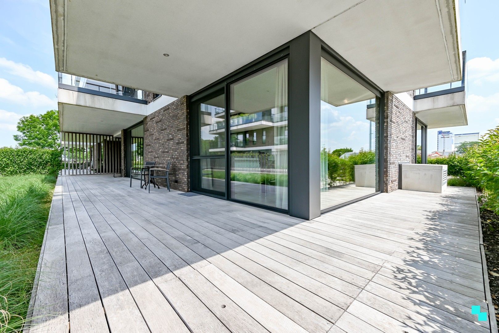 Bijna energieneutraal hoekapppartement aan kanaal Roeselare-Leie foto 21