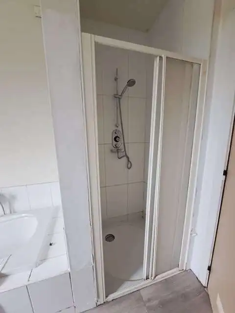 Conciergewoning - Laagbouwvilla met 3 slaapkamers, dubbele garage en tuin te huur in Diksmuide foto 12