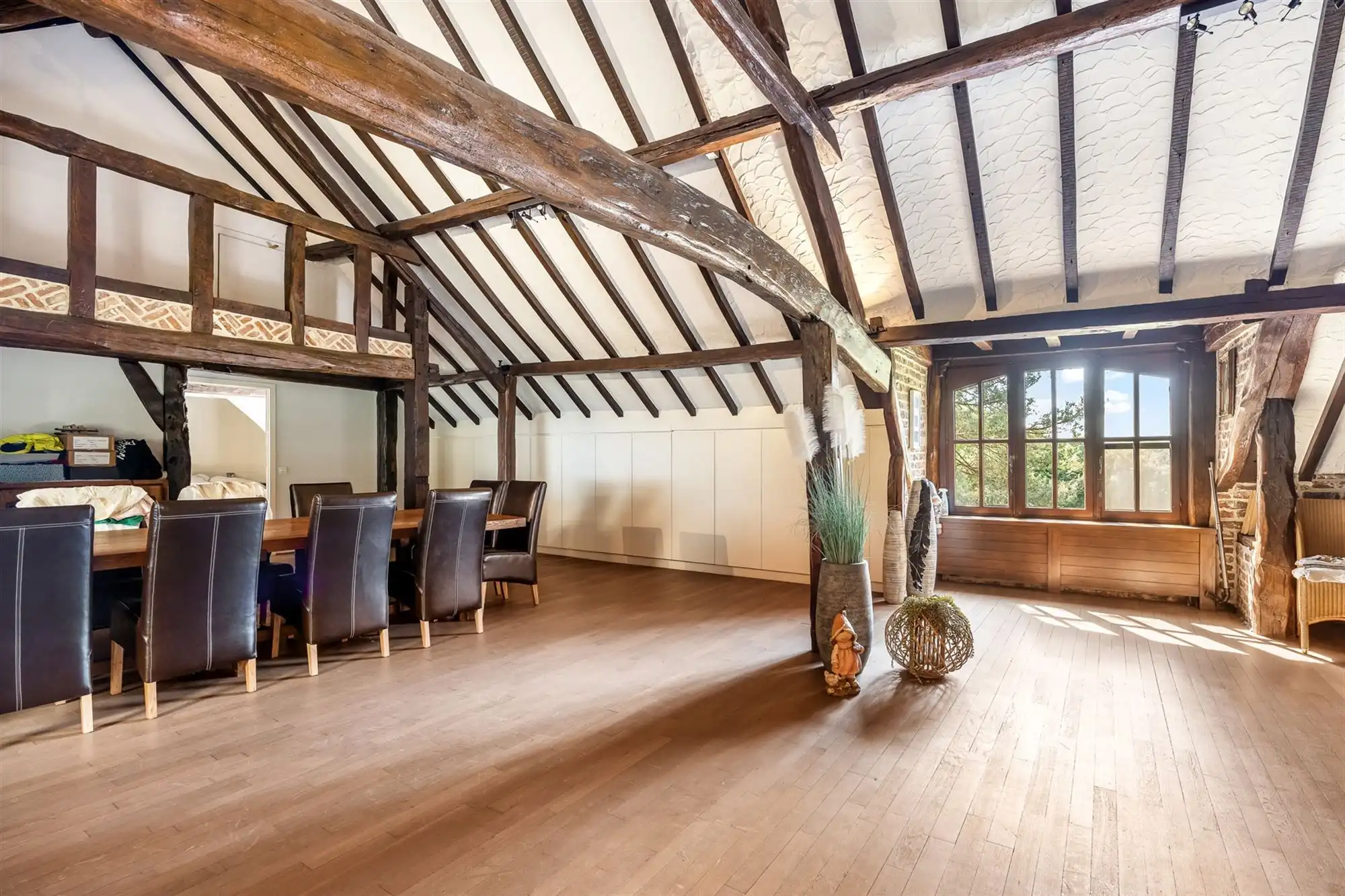 UNIEKE EIGENDOM MET 24 PAARDENSTALLEN EN BINNENPISTE OP CA 10 HECTARE TE PAAL-BERINGEN foto 33