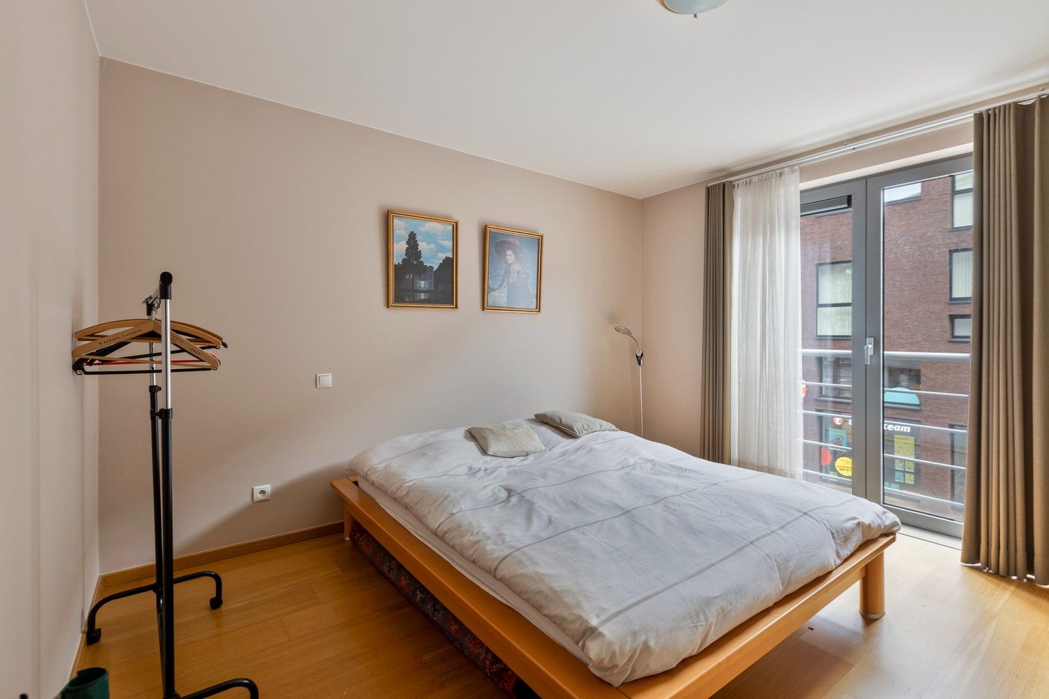 Ruim en stijlvol appartement met 2 slaapkamers, terras en 1 parkeerplaats foto 20