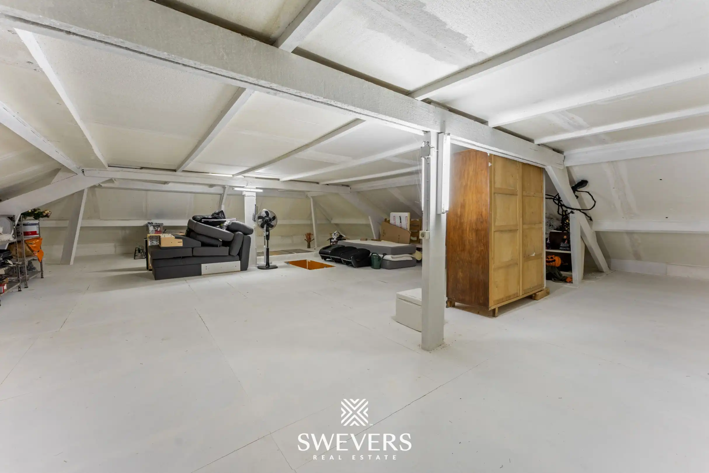 Ruime open bebouwing met 415 m² bewoonbare oppervlakte op 15a 50ca  foto 20