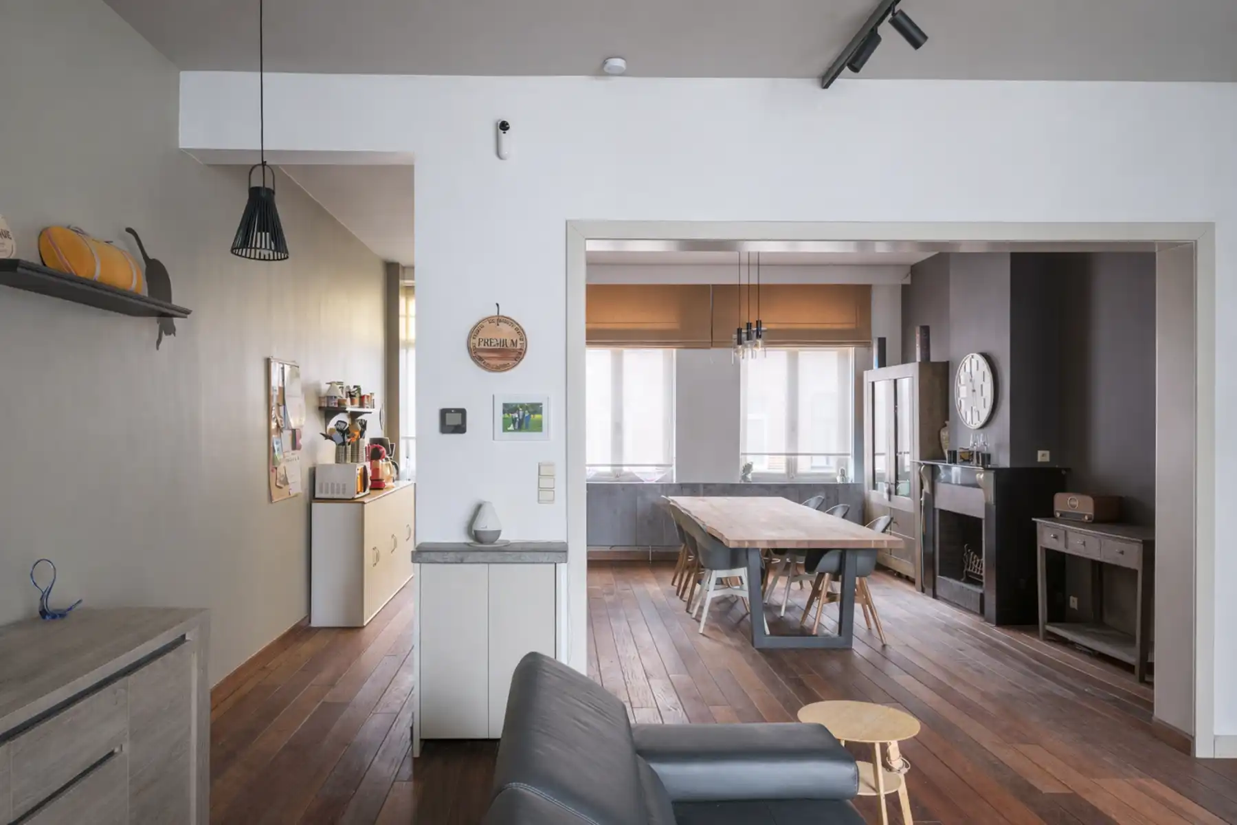 Karaktervolle herenwoning met professionele mogelijkheden foto {{pictureIndex}}