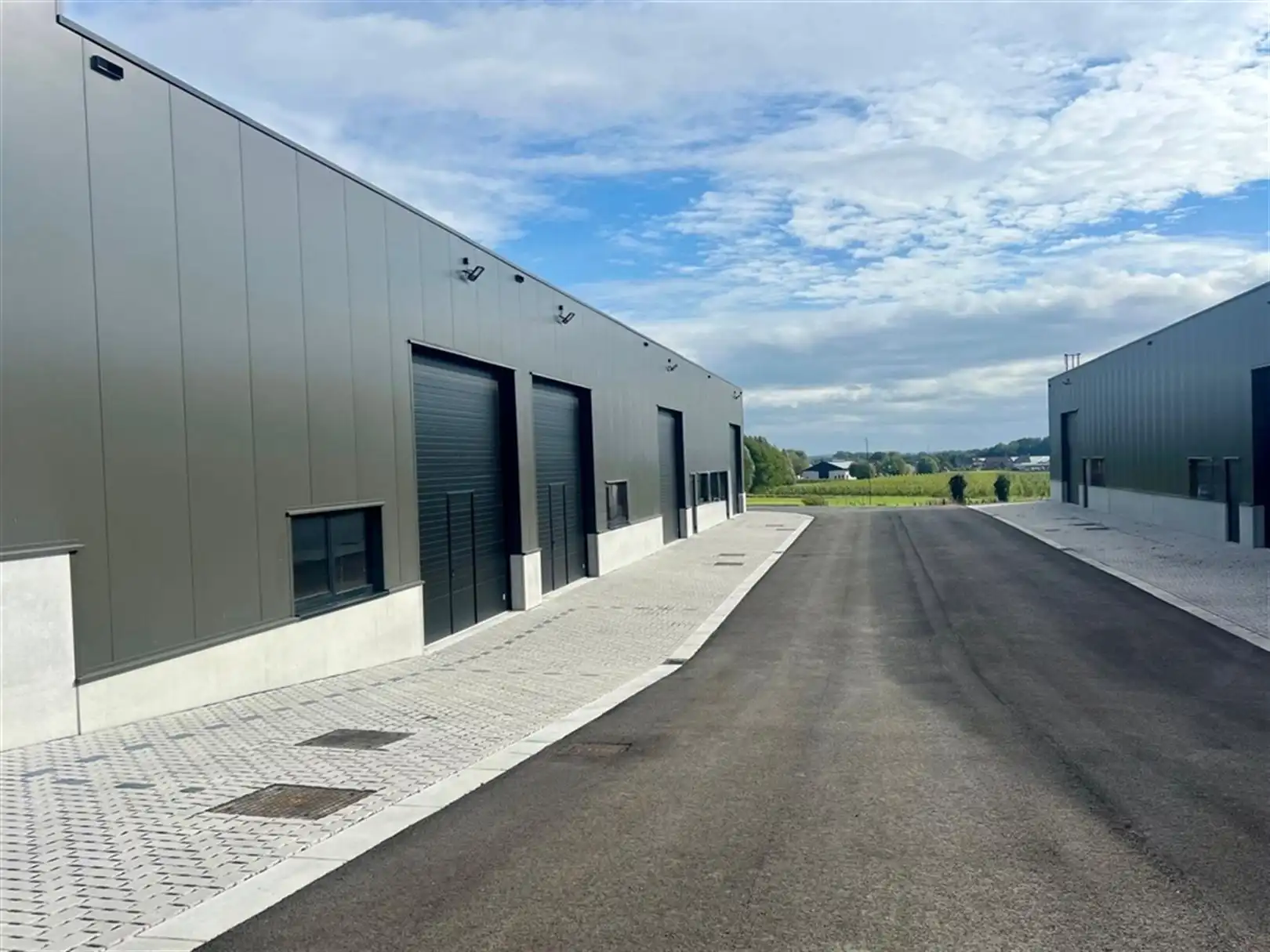 Te Huur/Te Koop Nieuwbouw KMO units te Tielt foto 3