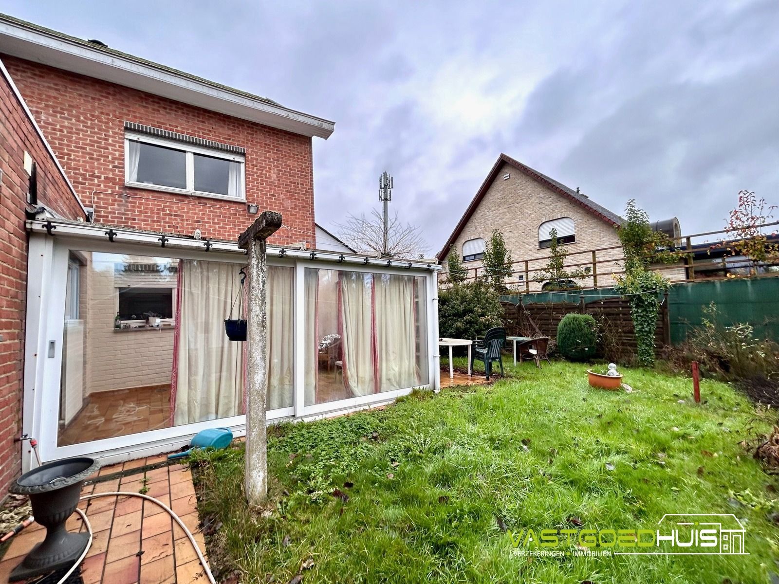 Karaktervolle, halfopen bebouwing met garage en tuin foto 28