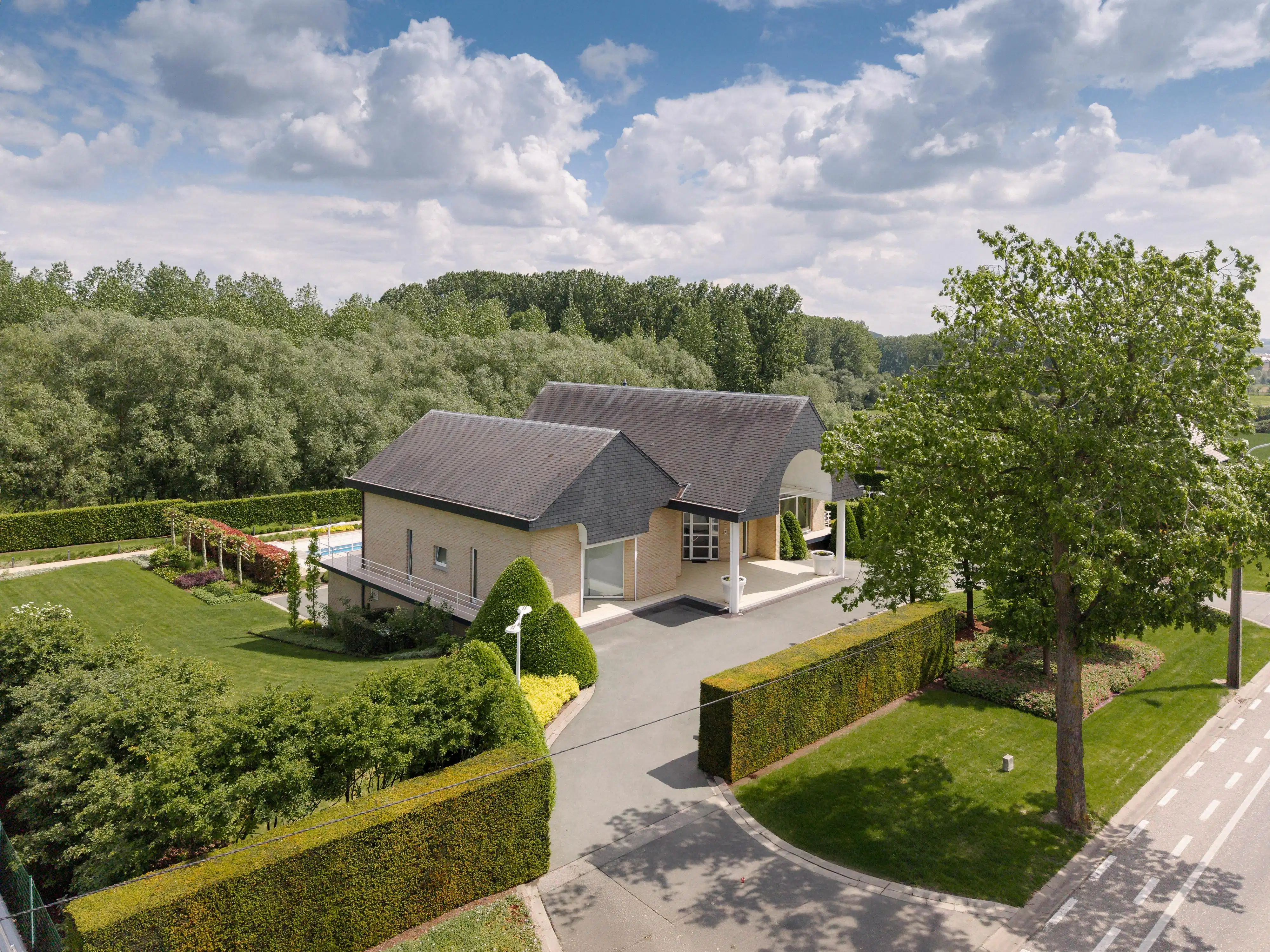 Luxe villa met zwembad te koop in Geraardsbergen foto 3