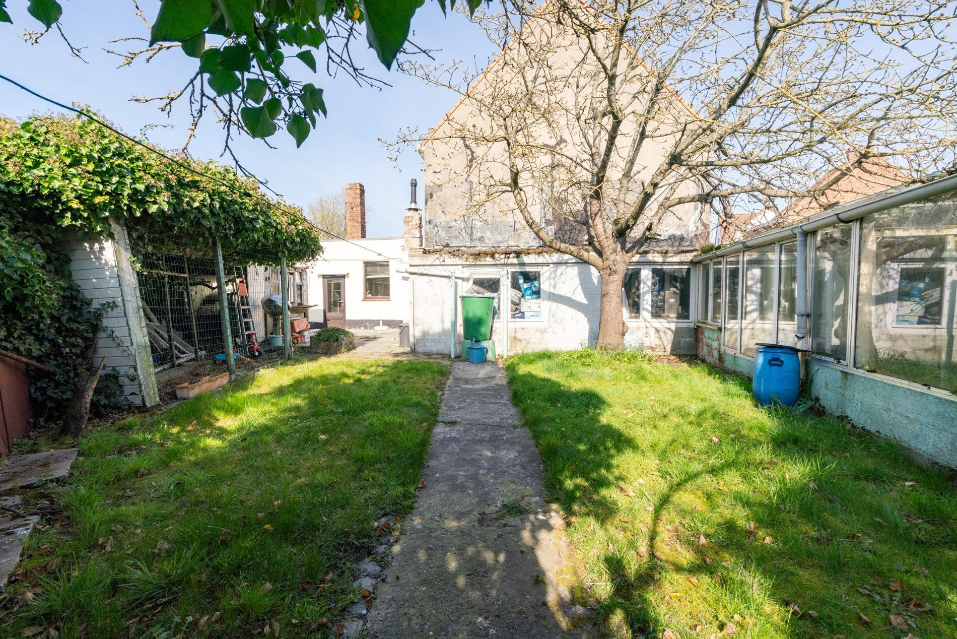 Hoekwoning met veel potentieel te Zwankendamme foto 16