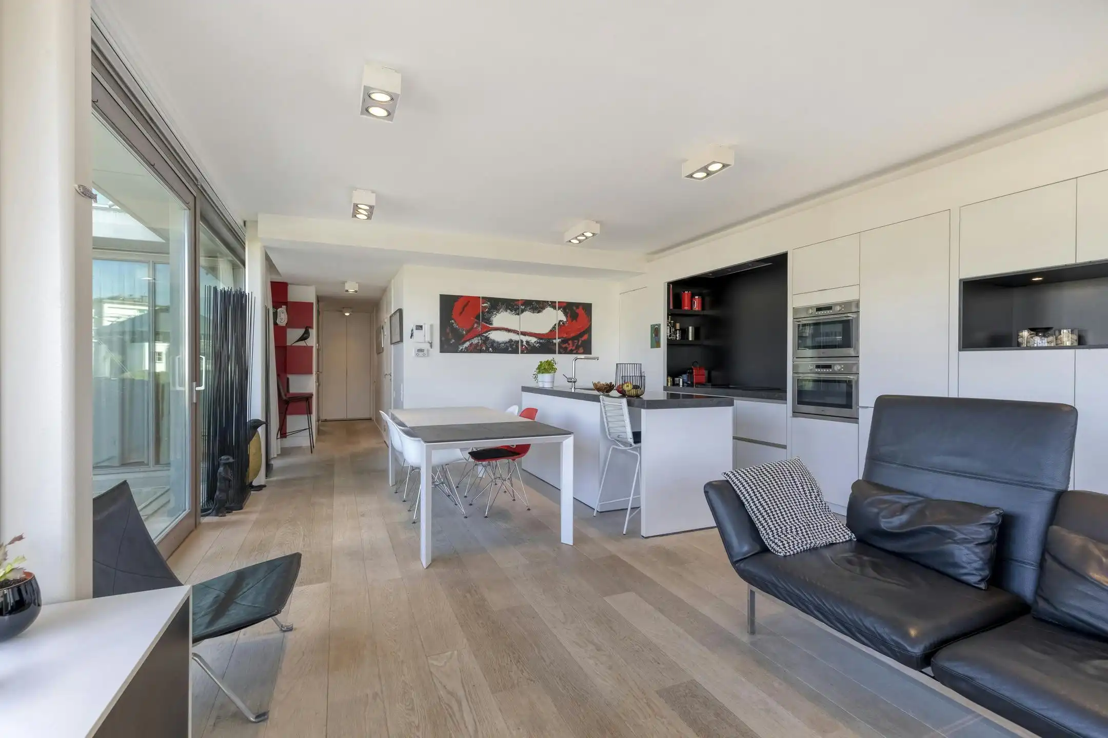Modern appartement van Rietveld vlakbij zee in Sint-Idesbald foto 2