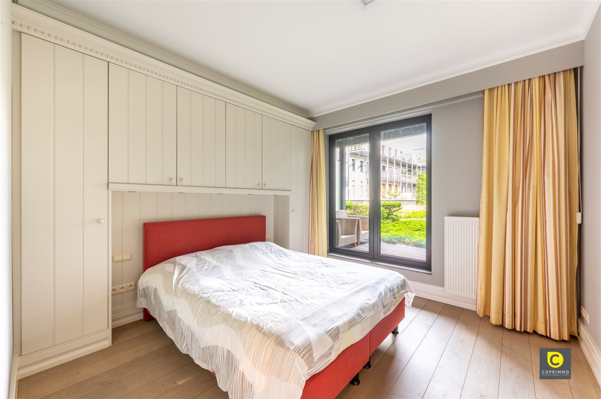 Royaal 2-slpk appartement op de Meir foto 16