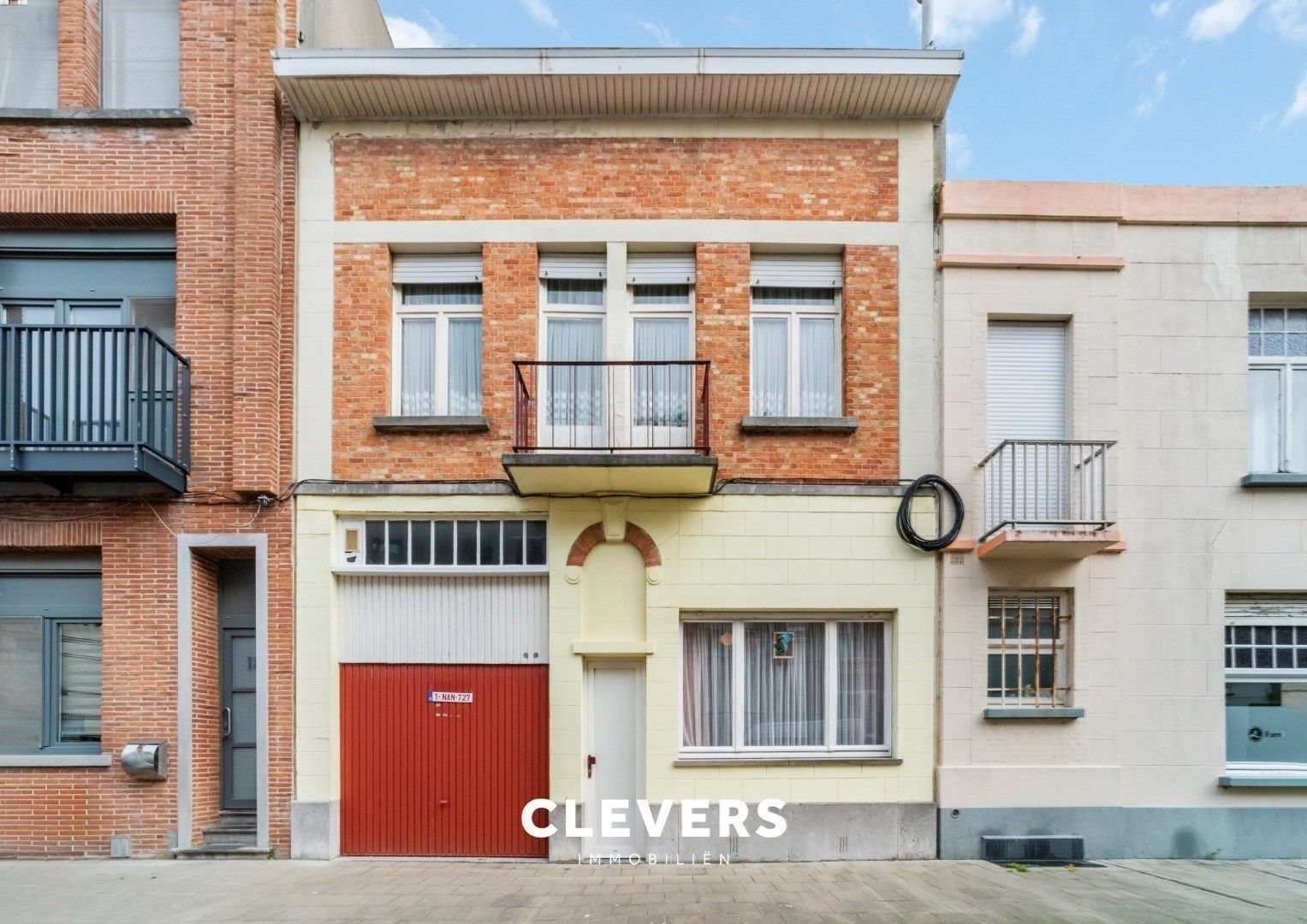 Building met 9 slaapkamers en garage foto 3