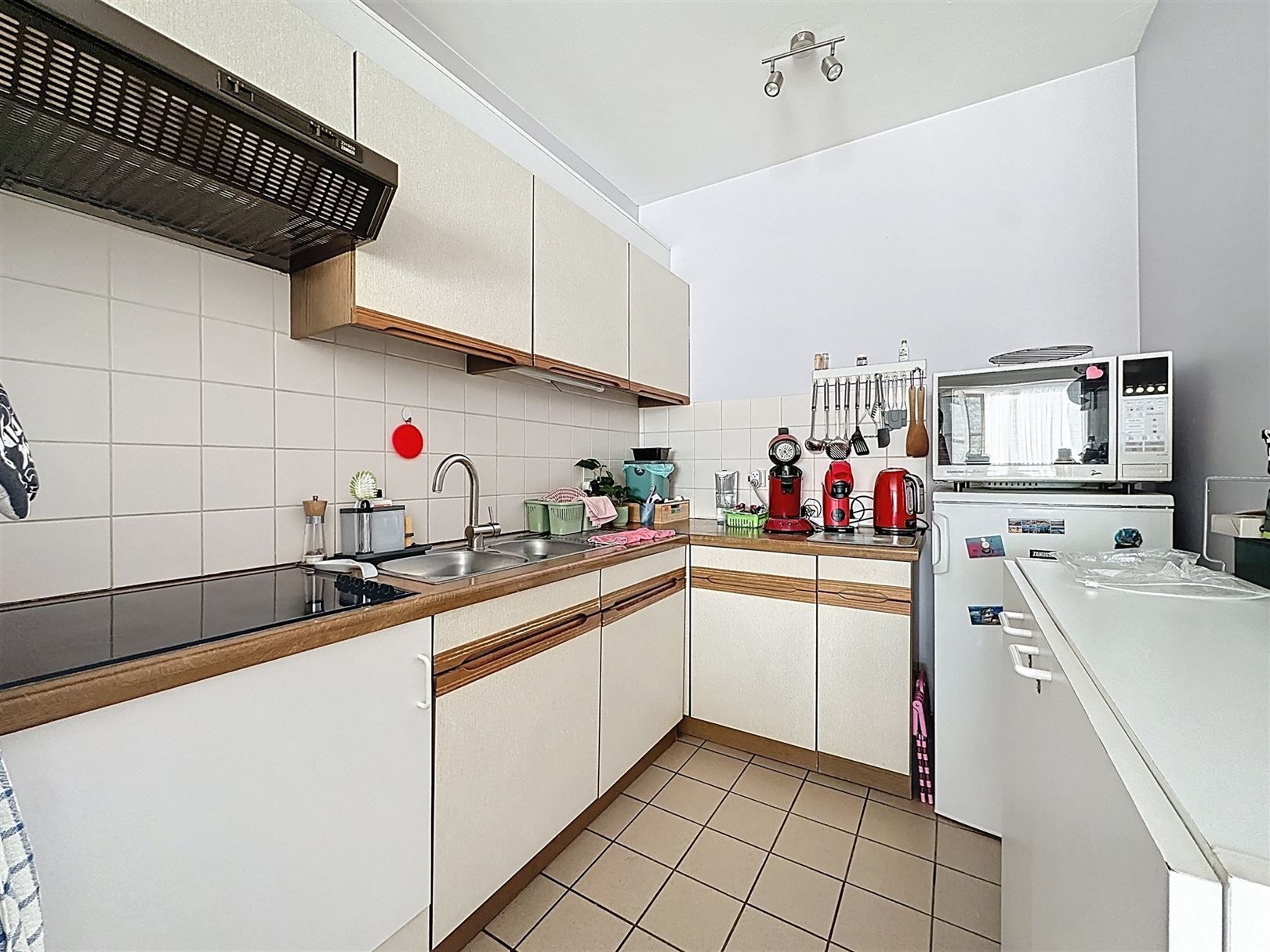 Instapklaar appartement nabij centrum Brasschaat foto 3