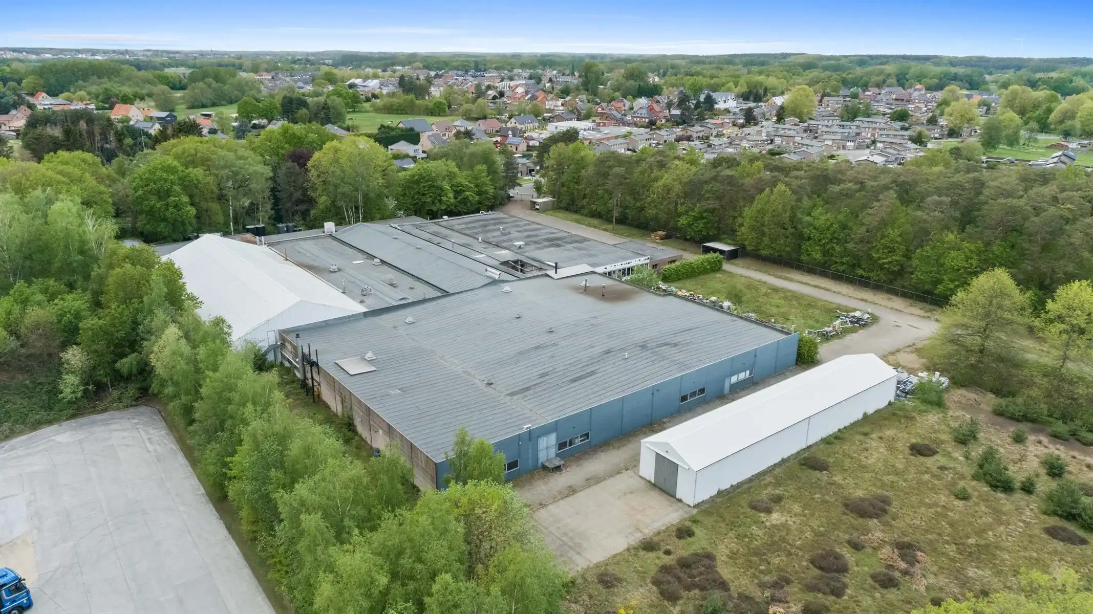 Industriegrond circa 25500 m² met bedrijfsgebouw en loods foto 16