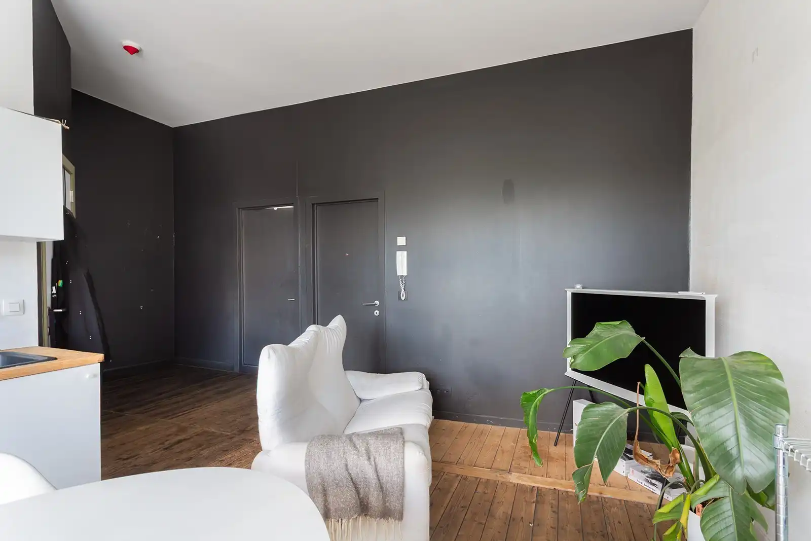 Recent gerenoveerd appartement met terras foto 9