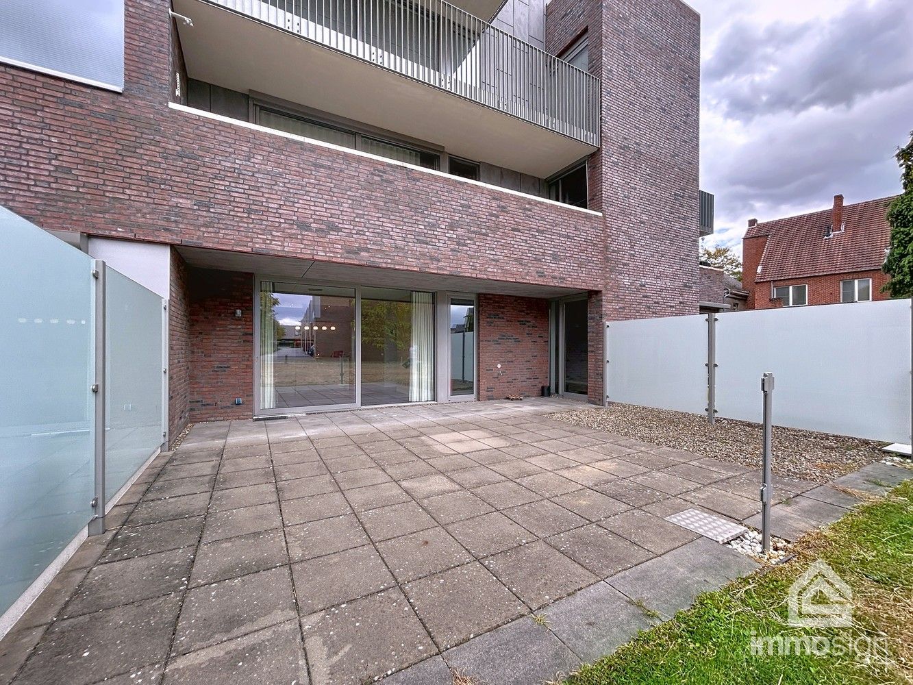 Ruim gelijkvloers appartement (118 m²) in hartje Bree met ruim terras (53 m²), grote kelderberging en extra brede staanplaats foto 25