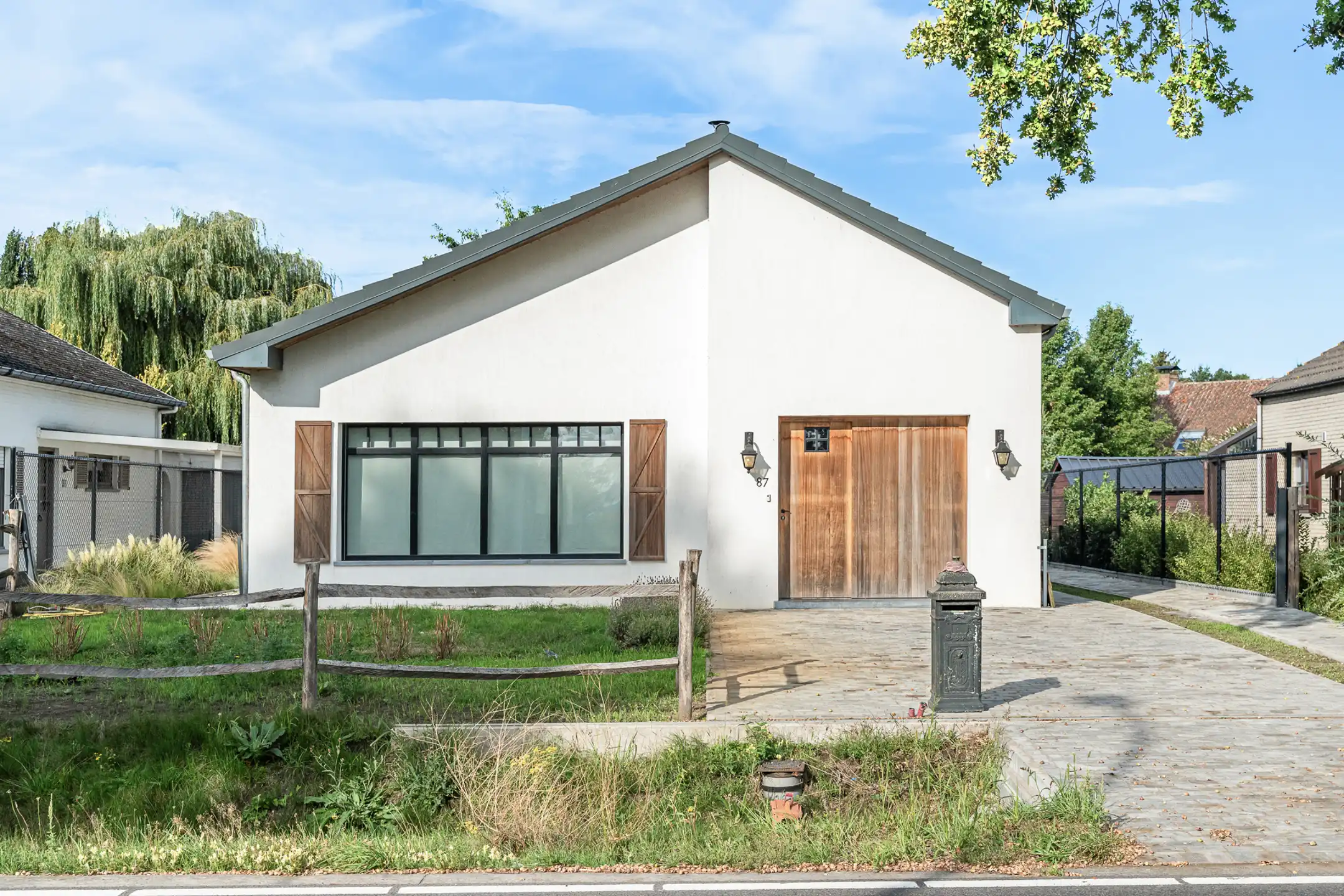 Instapklare villa met 2 badk. afgesloten tuin in Weelde  foto {{pictureIndex}}