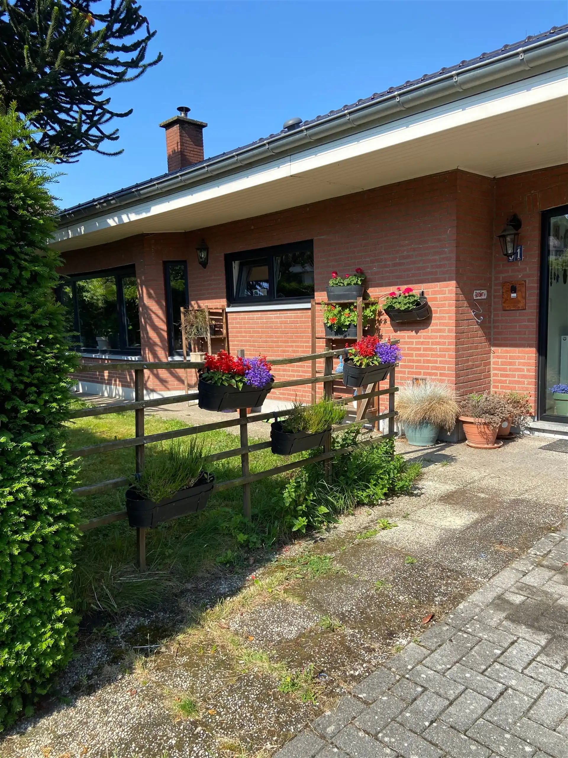 Knappe energiezuinige gelijkvloerse villa  foto 3