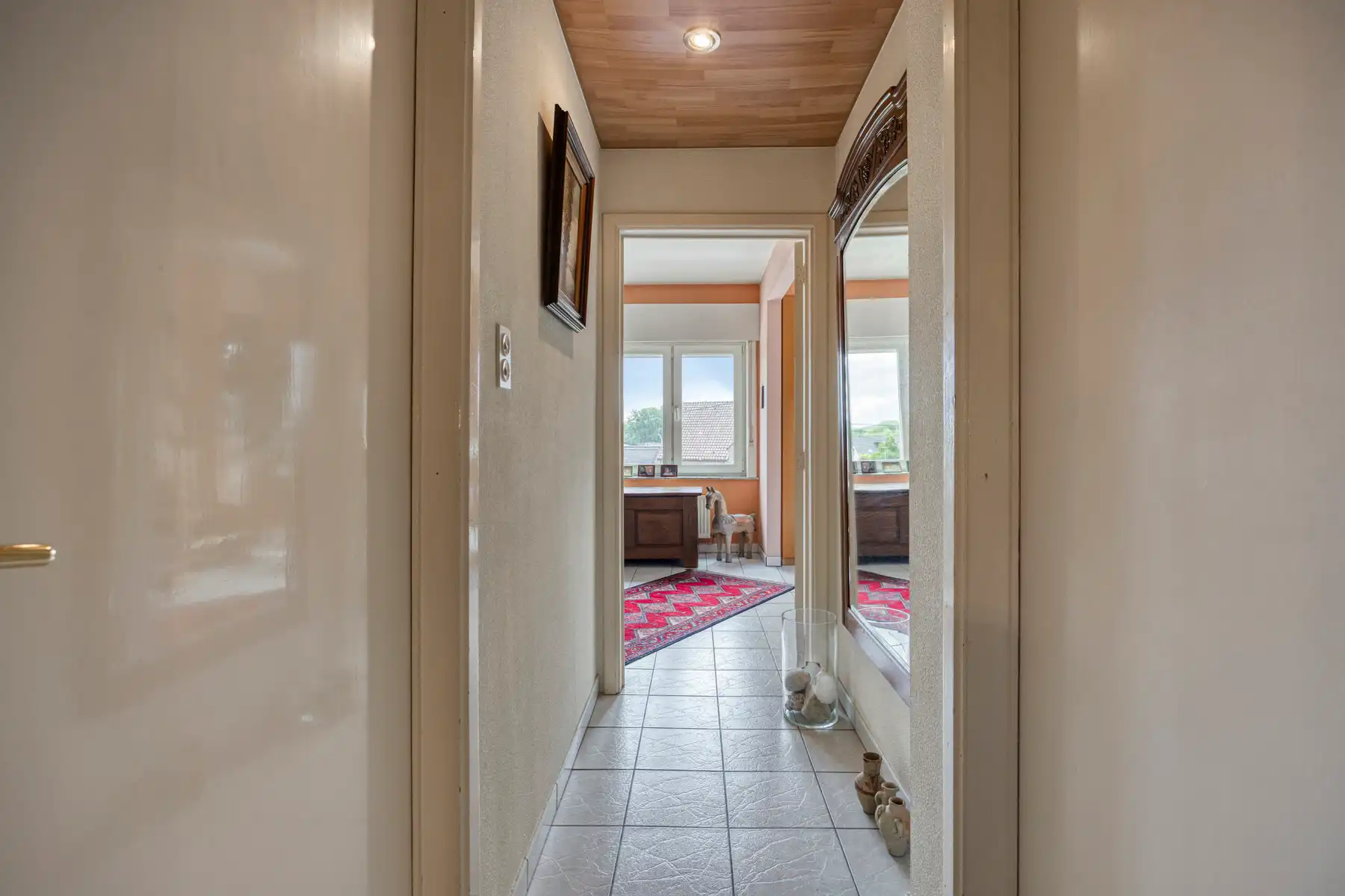 Degelijke 3-gevel met drie slaapkamers, tuin en garage foto 11