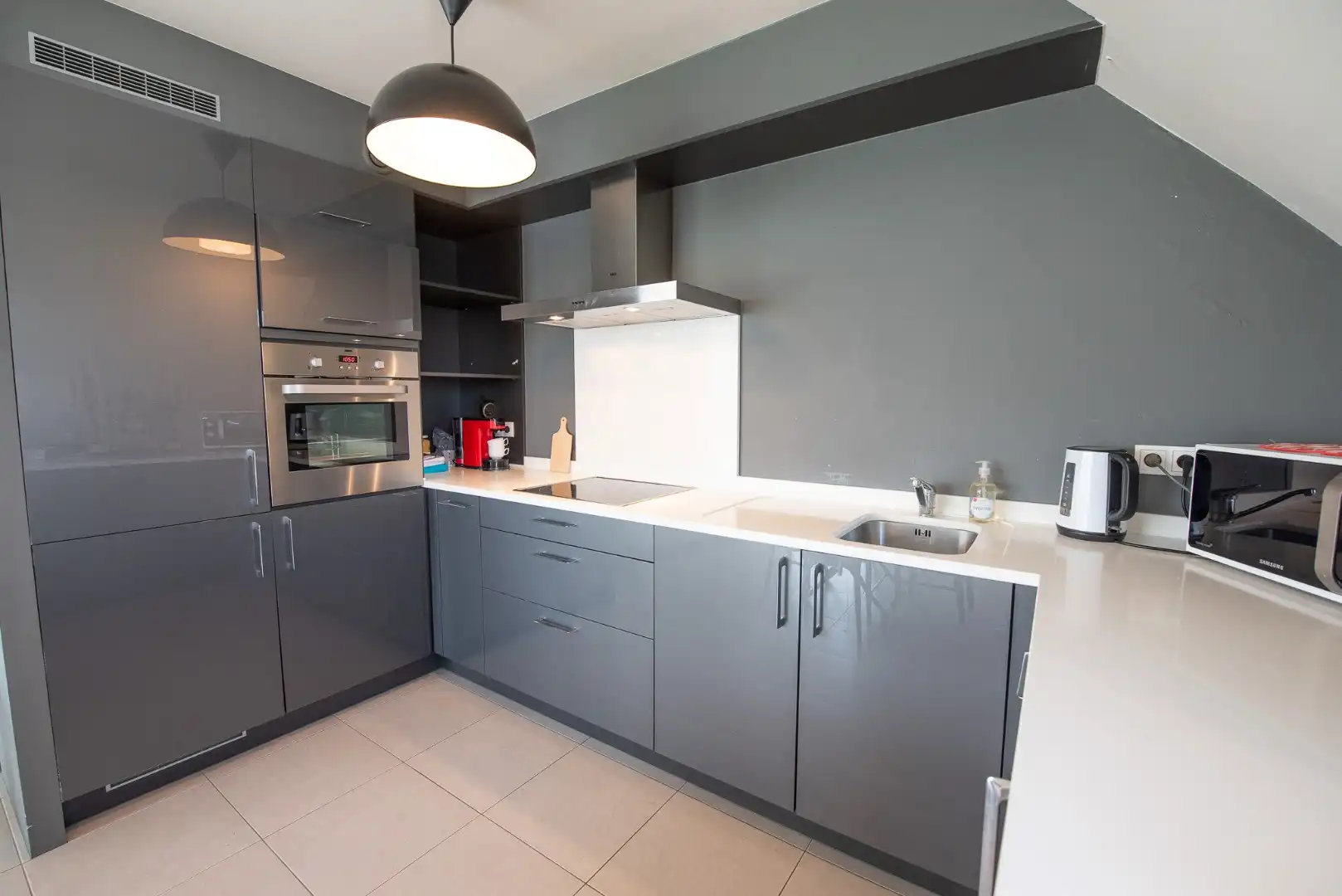 TE KOOP: Goed onderhouden appartement met 2 slaapkamers op centrale ligging te Machelen. foto 4