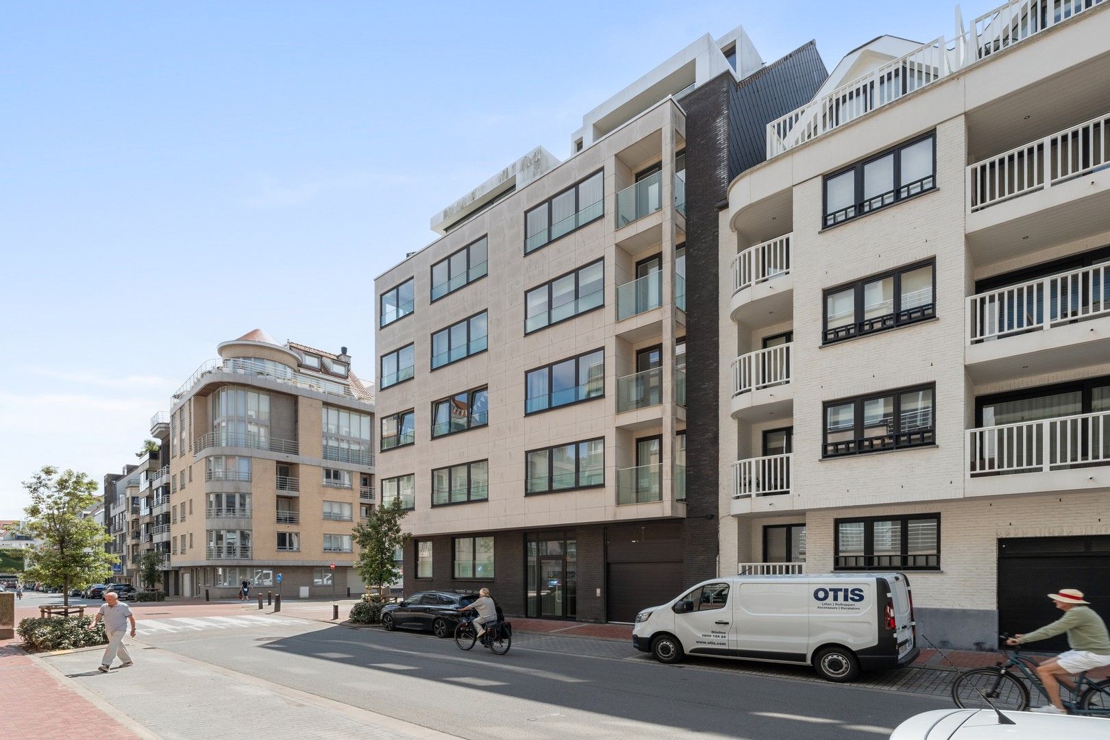Prachtig penthouse met unieke zonneterrassen gelegen in het centrum van Knokke, op wandelafstand van de zee en de winkels. foto 24