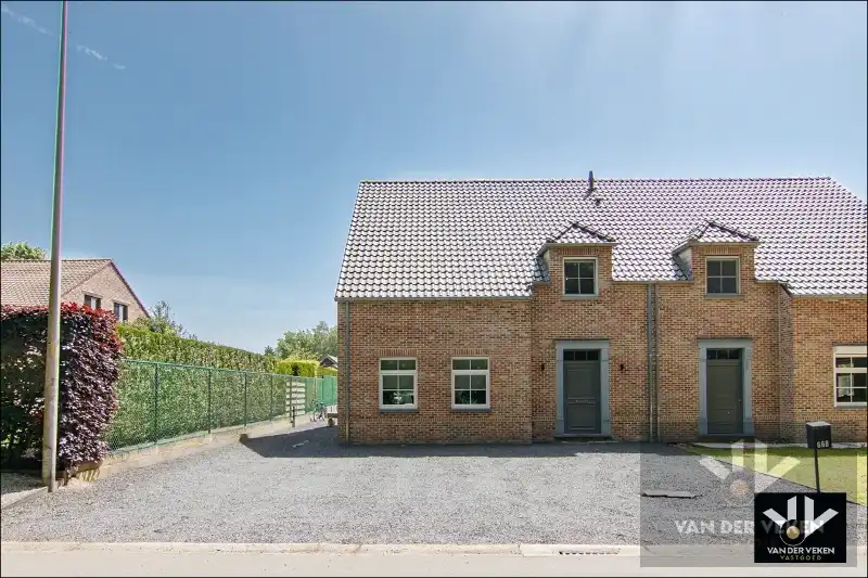 RECENTE WONING 4 SLPK OP RUIM PERCEEL 6a65ca foto {{pictureIndex}}