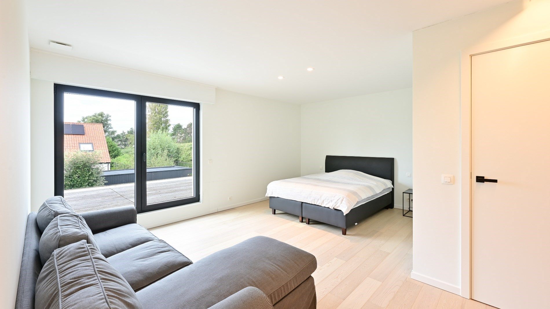 Hedendaagse villa (°2017) gelegen vlakbij het centrum van Knokke. foto 20