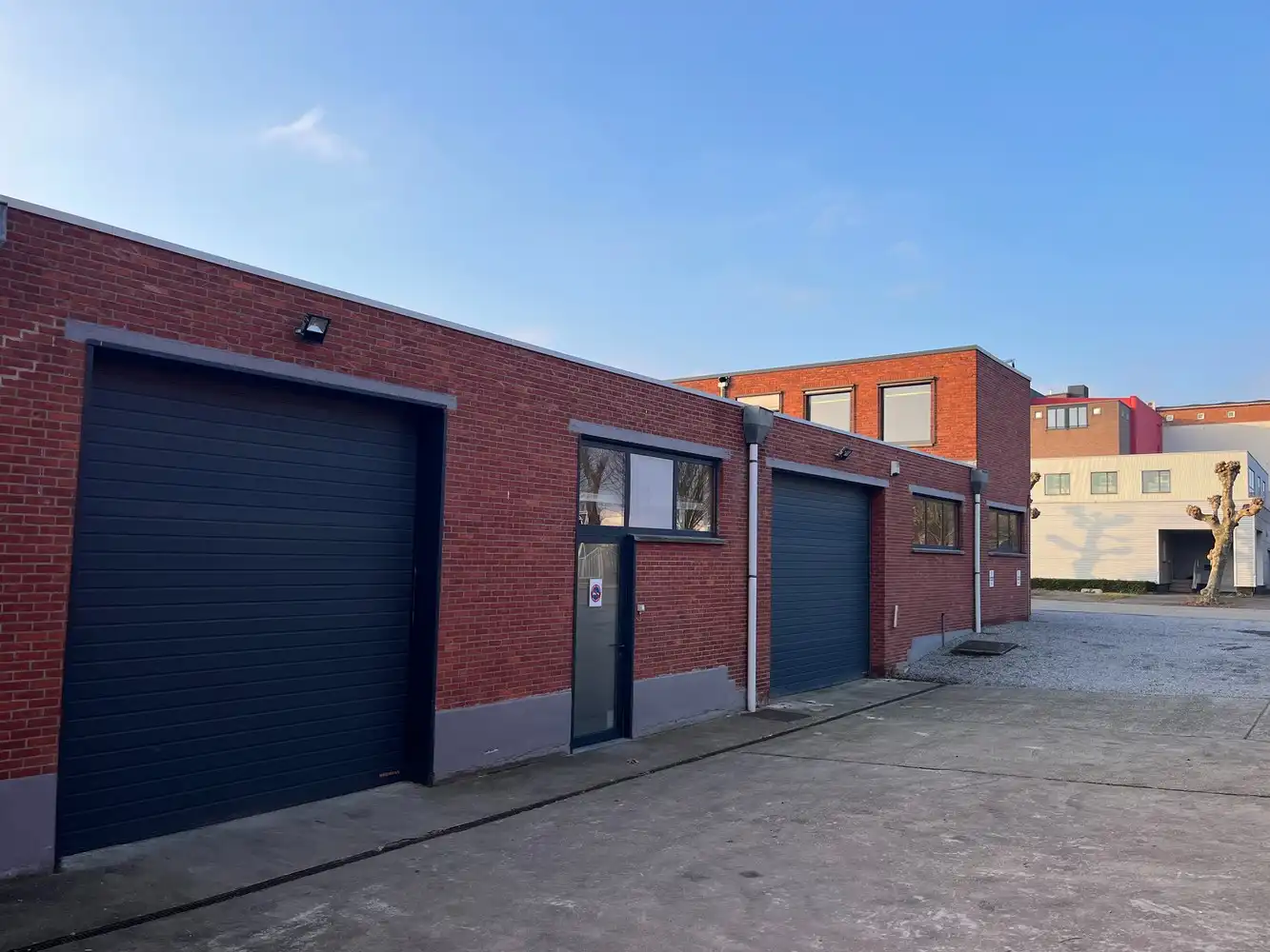 Bedrijfsgebouw +/- 775m² foto 10