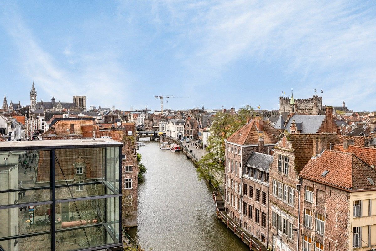 Buitengewone duplex penthouse midden in de historische binnenstad aan de Leie foto 6